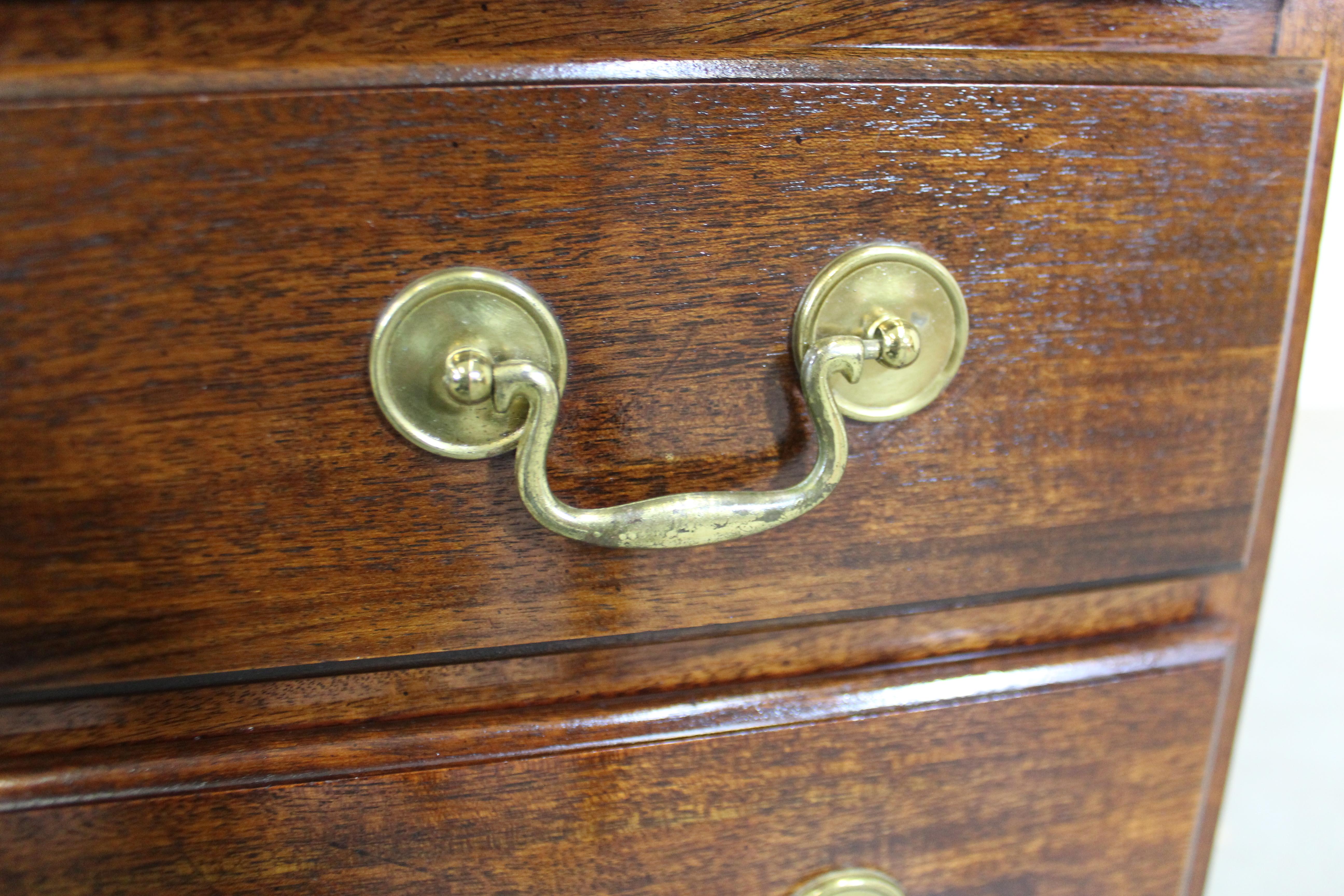 Pair of Vintage Chippendale Statton Old Towne Dark Mahogany Nightstands 2