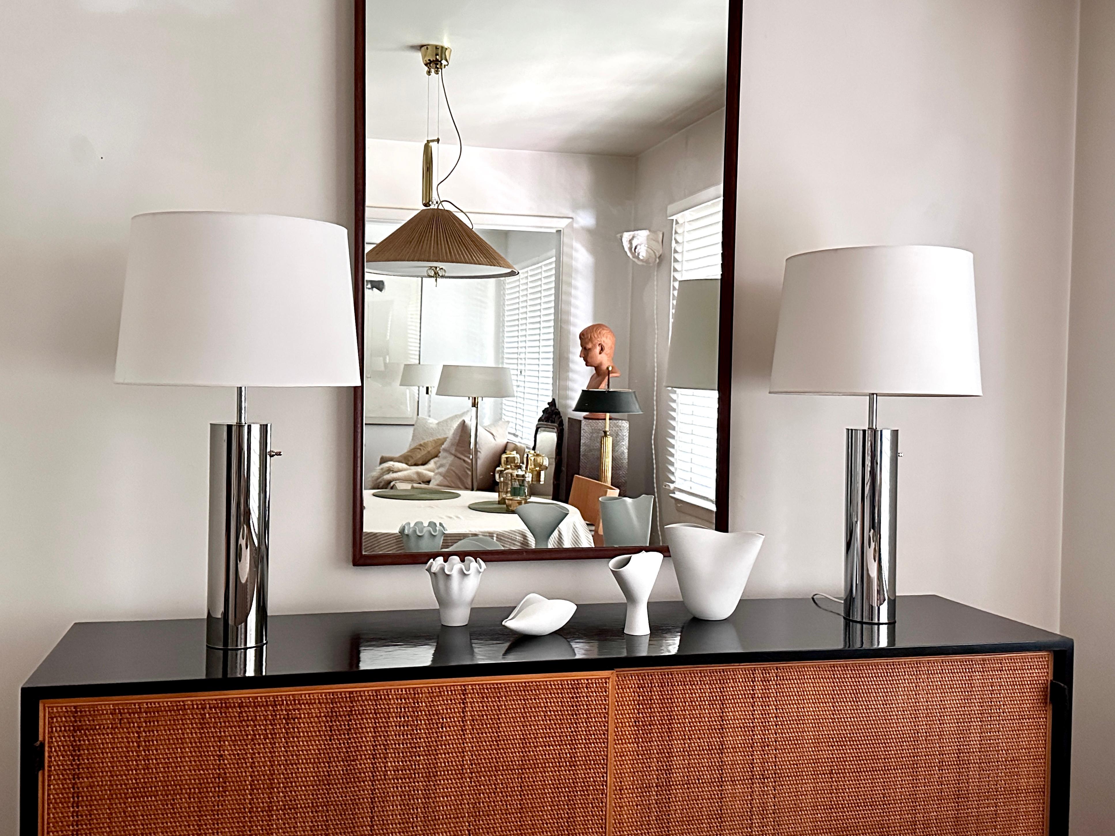 Pair Of Vintage Chrome Cylindrical Table Lamps From Nessen Studios For Sale 9