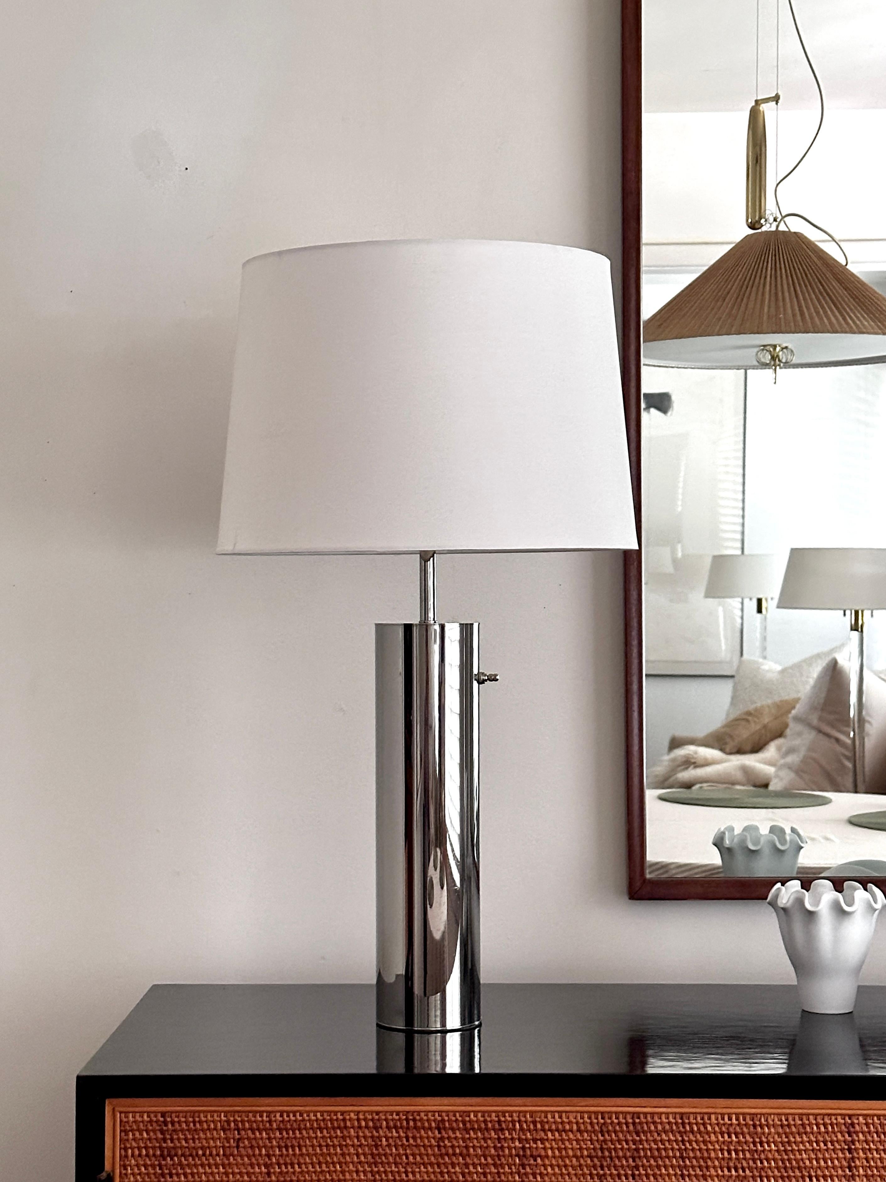 Pair Of Vintage Chrome Cylindrical Table Lamps From Nessen Studios For Sale 10