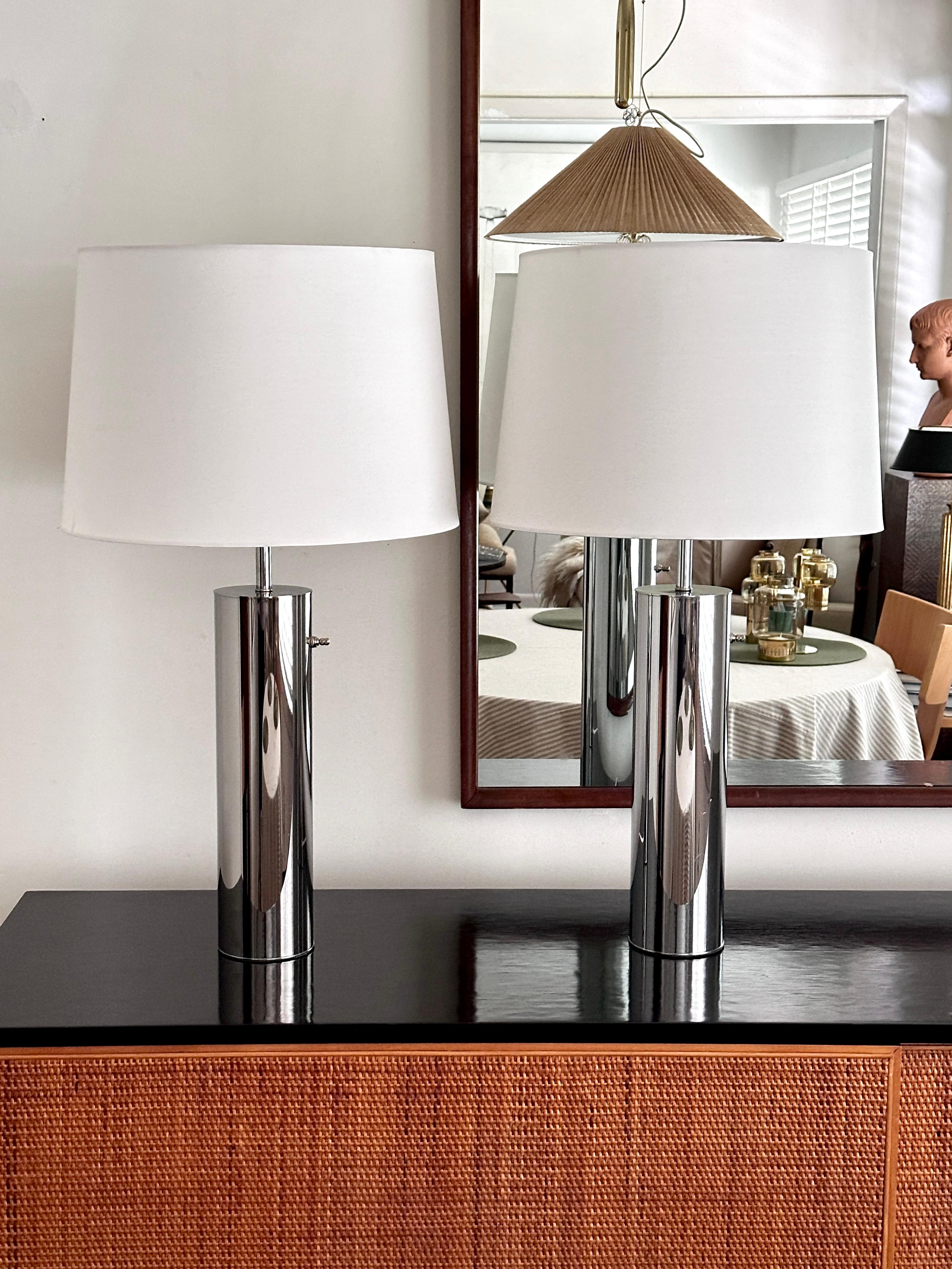 Pair Of Vintage Chrome Cylindrical Table Lamps From Nessen Studios For Sale 12