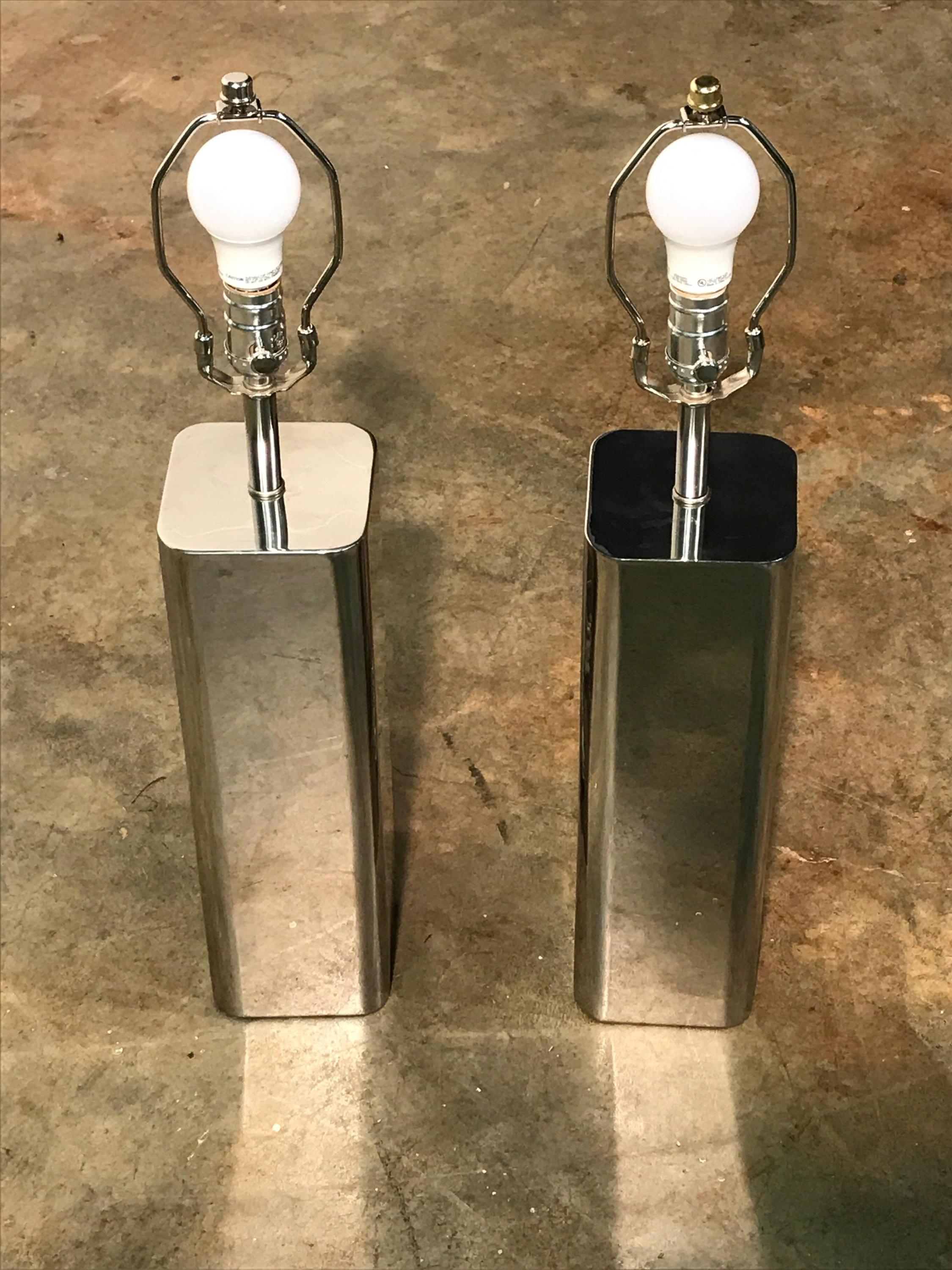 Mid-Century Modern Pair of Vintage Chrome Lamps Attributed to Laurel Lamp Co. For Sale