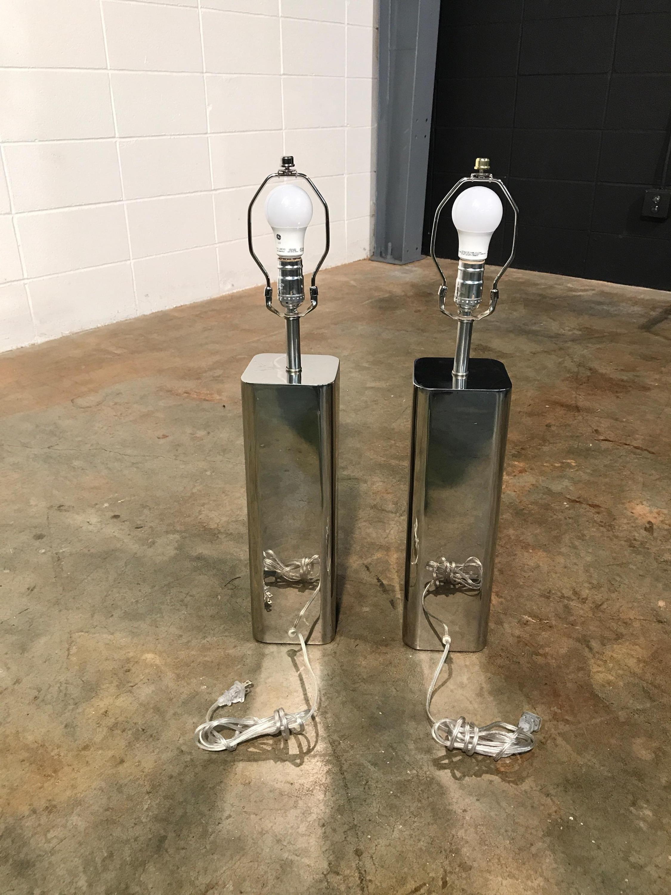 Pair of Vintage Chrome Lamps Attributed to Laurel Lamp Co. For Sale 1