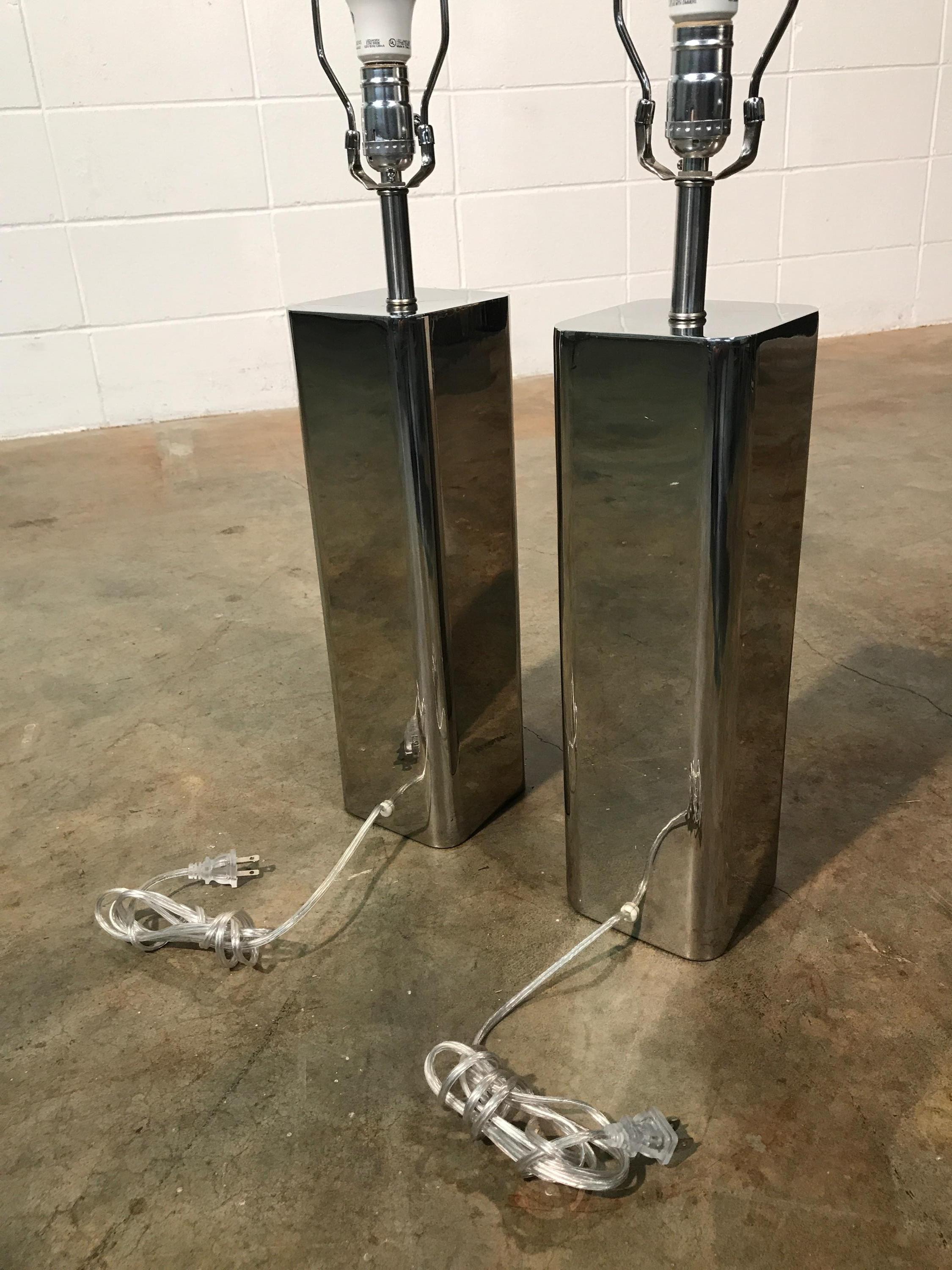 Pair of Vintage Chrome Lamps Attributed to Laurel Lamp Co. For Sale 2