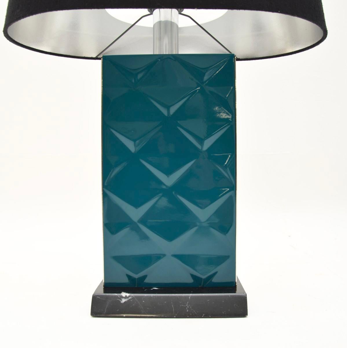 XXIe siècle et contemporain Paire de lampes de table Toblerone par Oitoemponto en vente