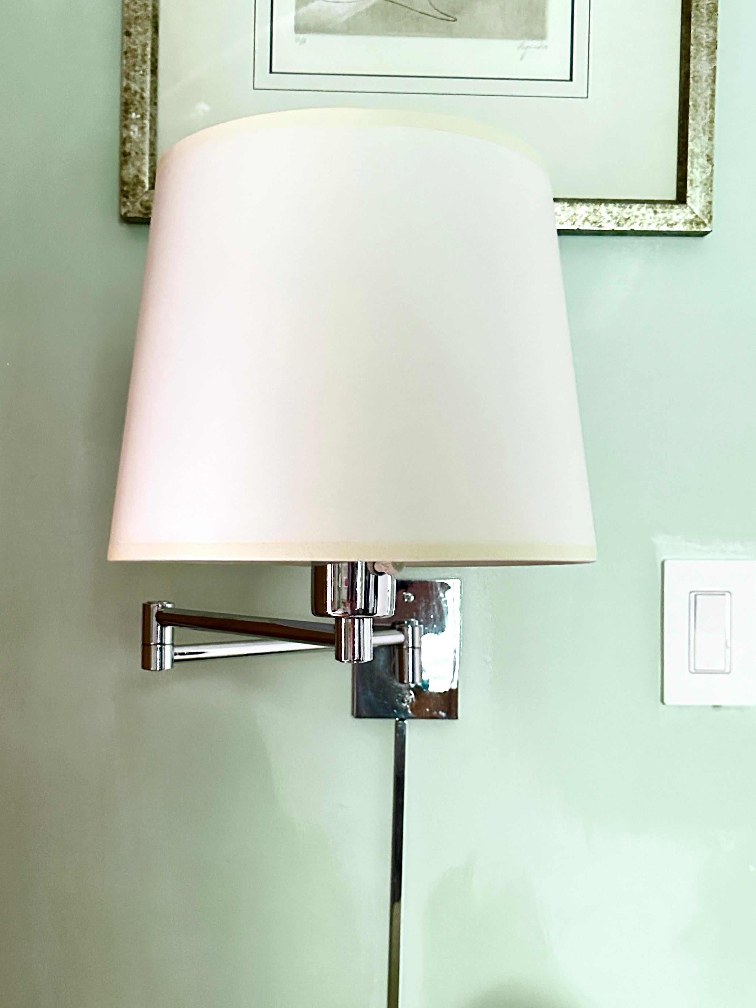 Pareja De Lámparas De Pared Giratorias Cromadas Vintage De Hansen Lamps en venta 11