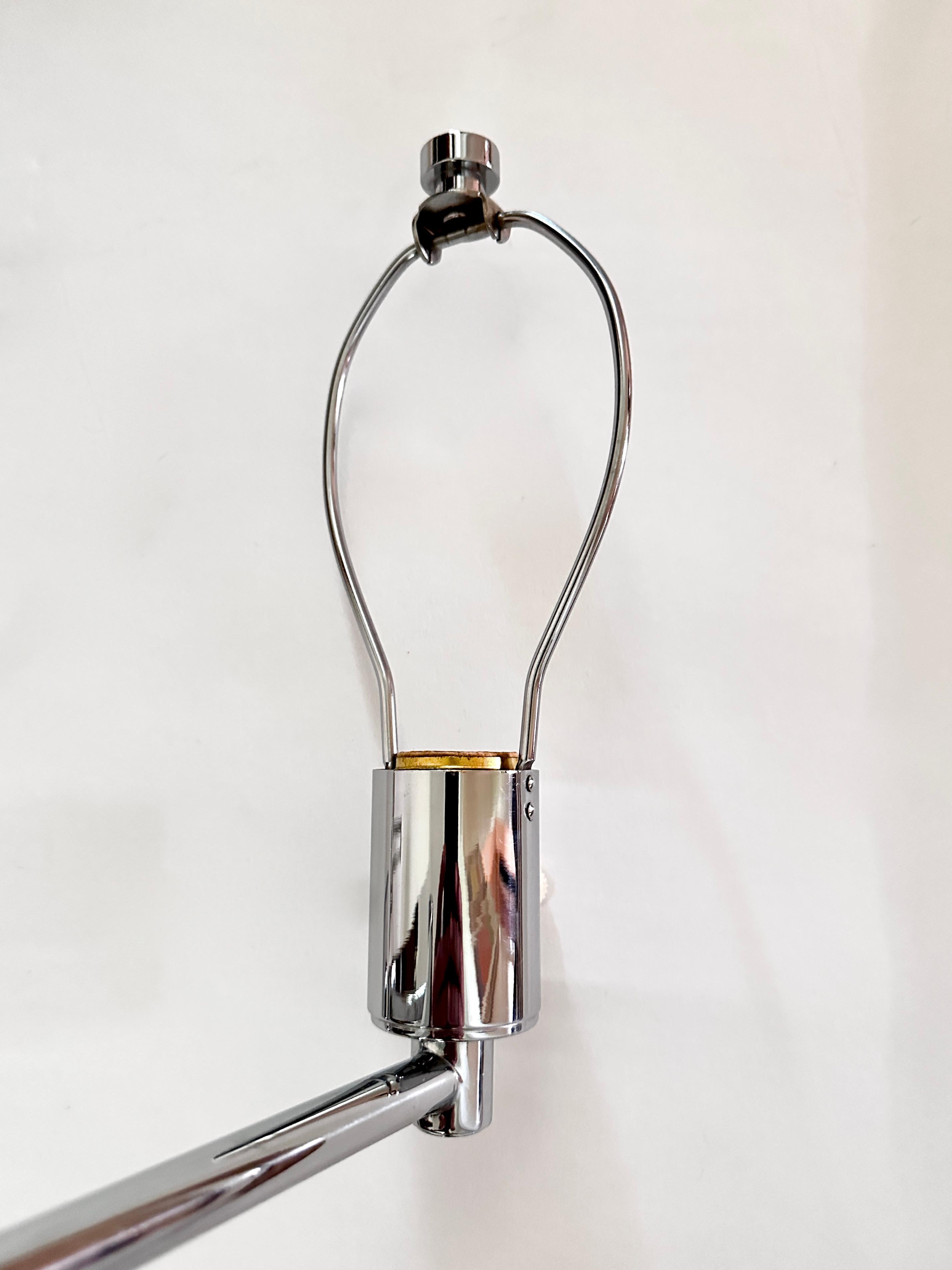 Pareja De Lámparas De Pared Giratorias Cromadas Vintage De Hansen Lamps Cromo en venta