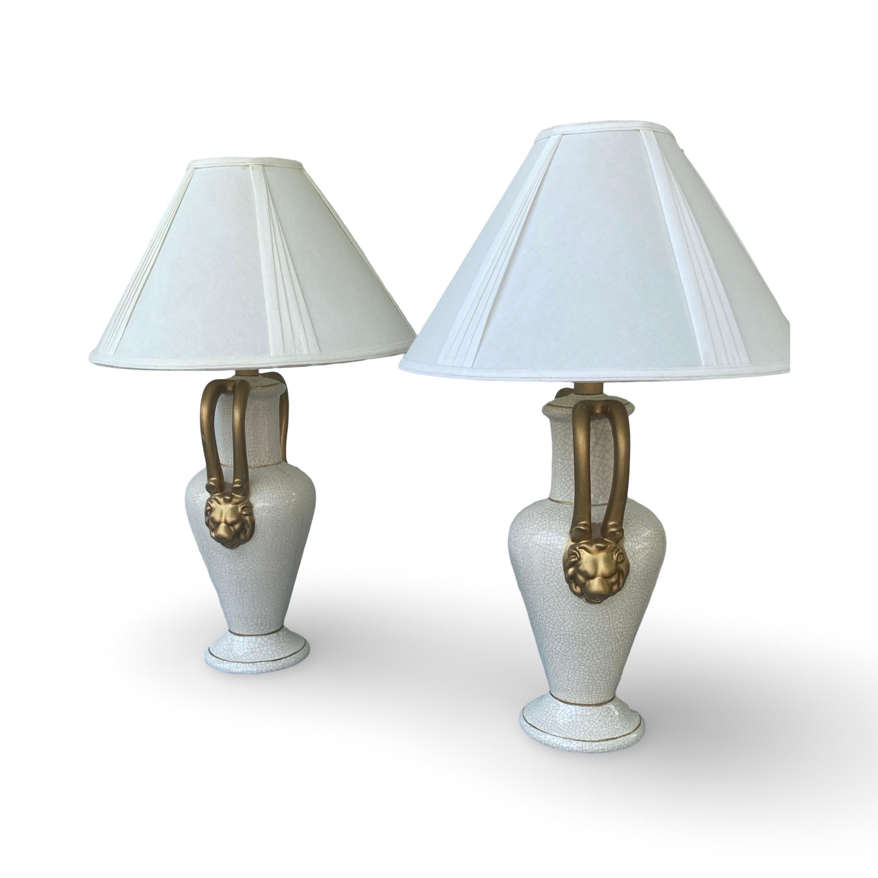 Paire d'objets Classic Vintage  Lampes de table Gargoyle blanches et dorées par Jaru Ceramic en vente 6