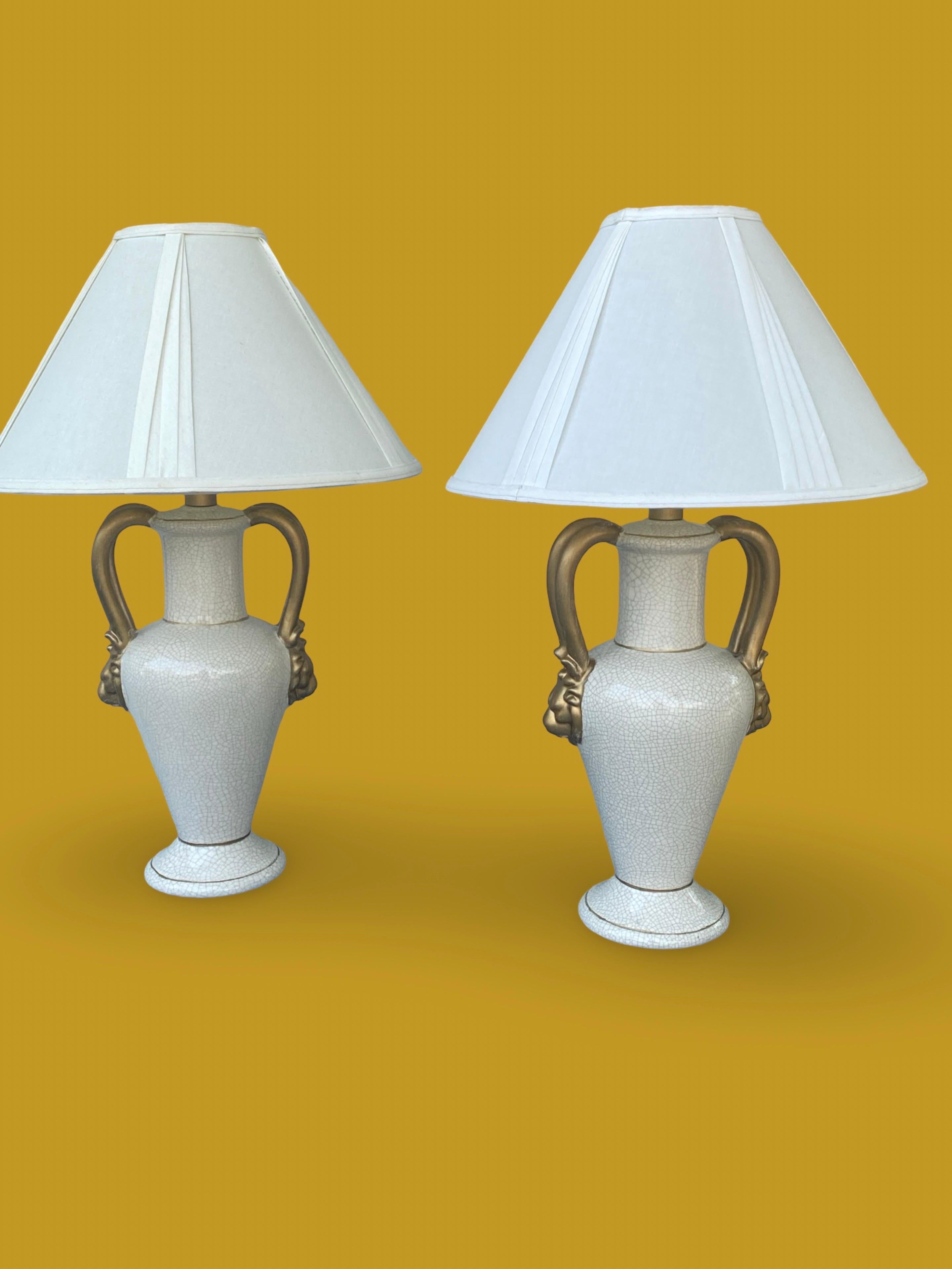 Paire d'objets Classic Vintage  Lampes de table Gargoyle blanches et dorées par Jaru Ceramic en vente 10