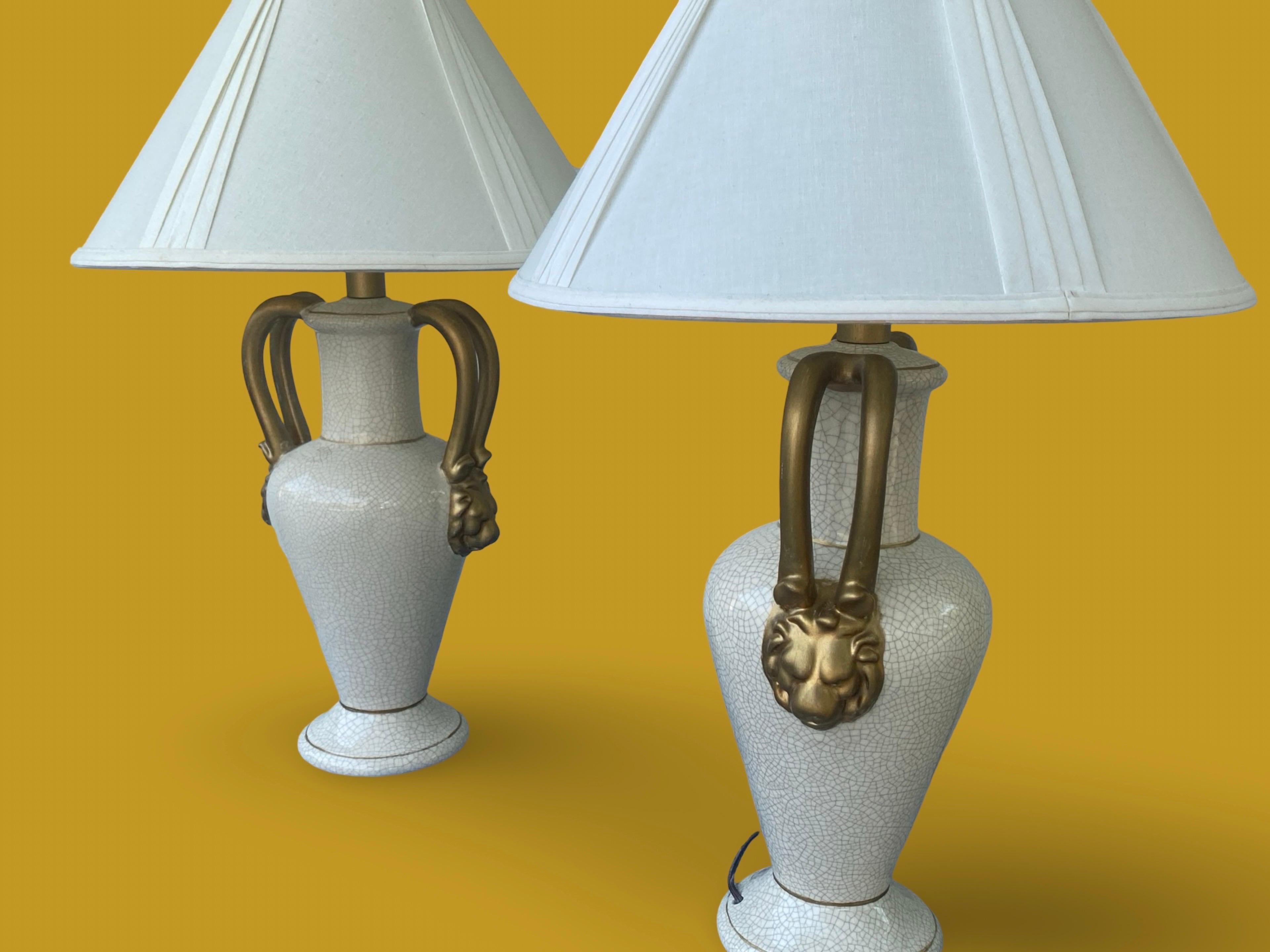 Paire d'objets Classic Vintage  Lampes de table Gargoyle blanches et dorées par Jaru Ceramic en vente 11