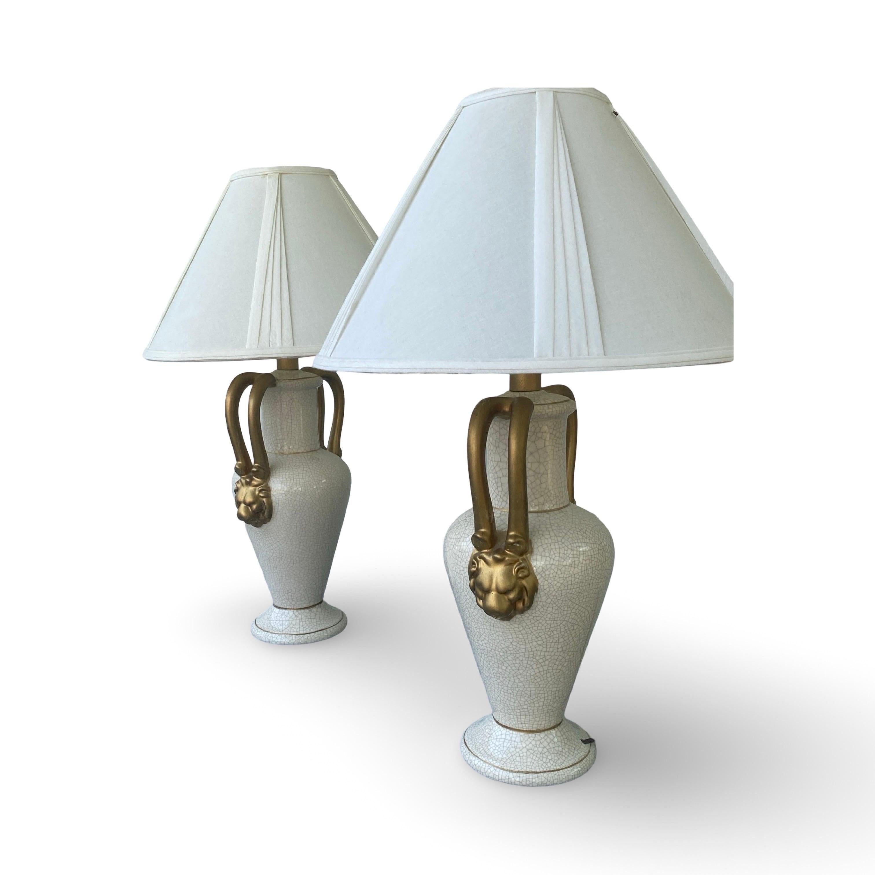 Ces lampes sont très rares et difficiles à trouver. Dans les années 80 et 90, Jaru fabriquait les vases en céramique et les objets de décoration les plus étonnants (et les plus chers). Les lampes étaient RARES et très chères. Ils ont été commandés