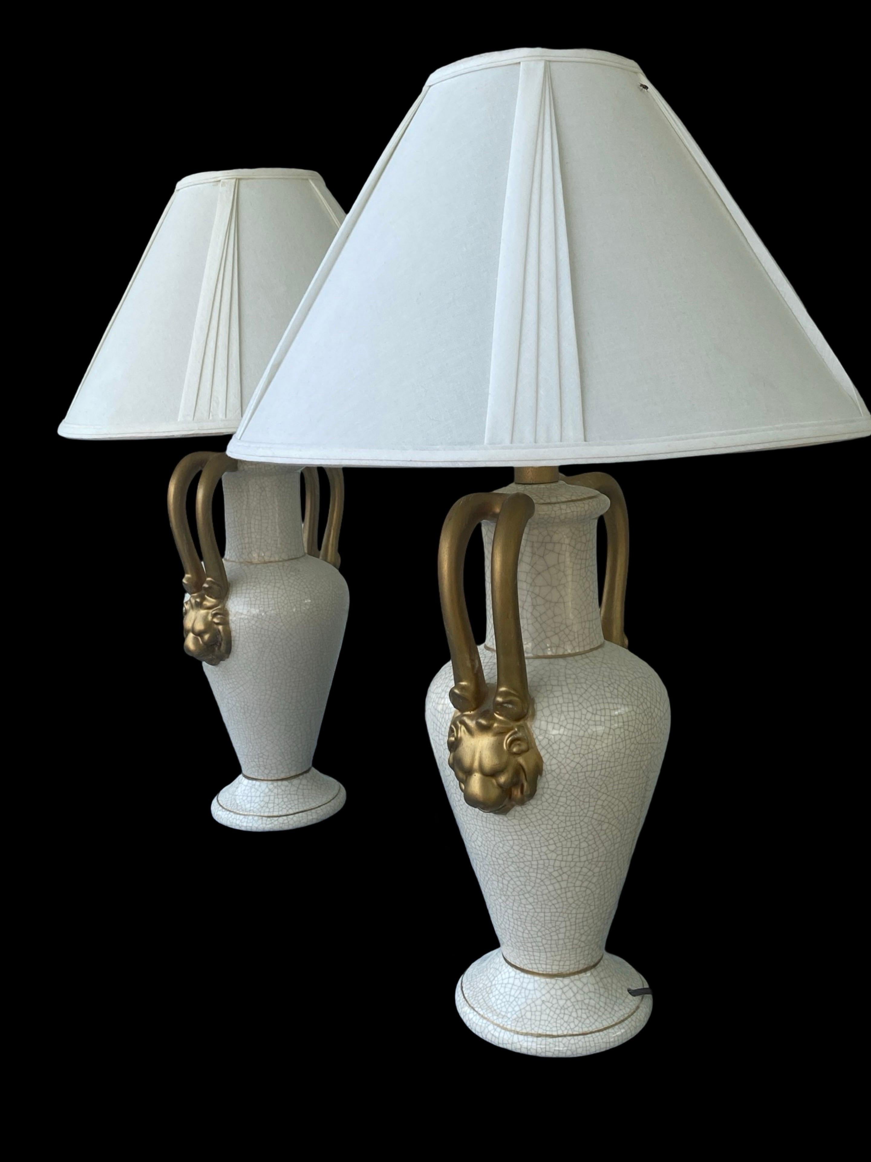Paire d'objets Classic Vintage  Lampes de table Gargoyle blanches et dorées par Jaru Ceramic en vente 12