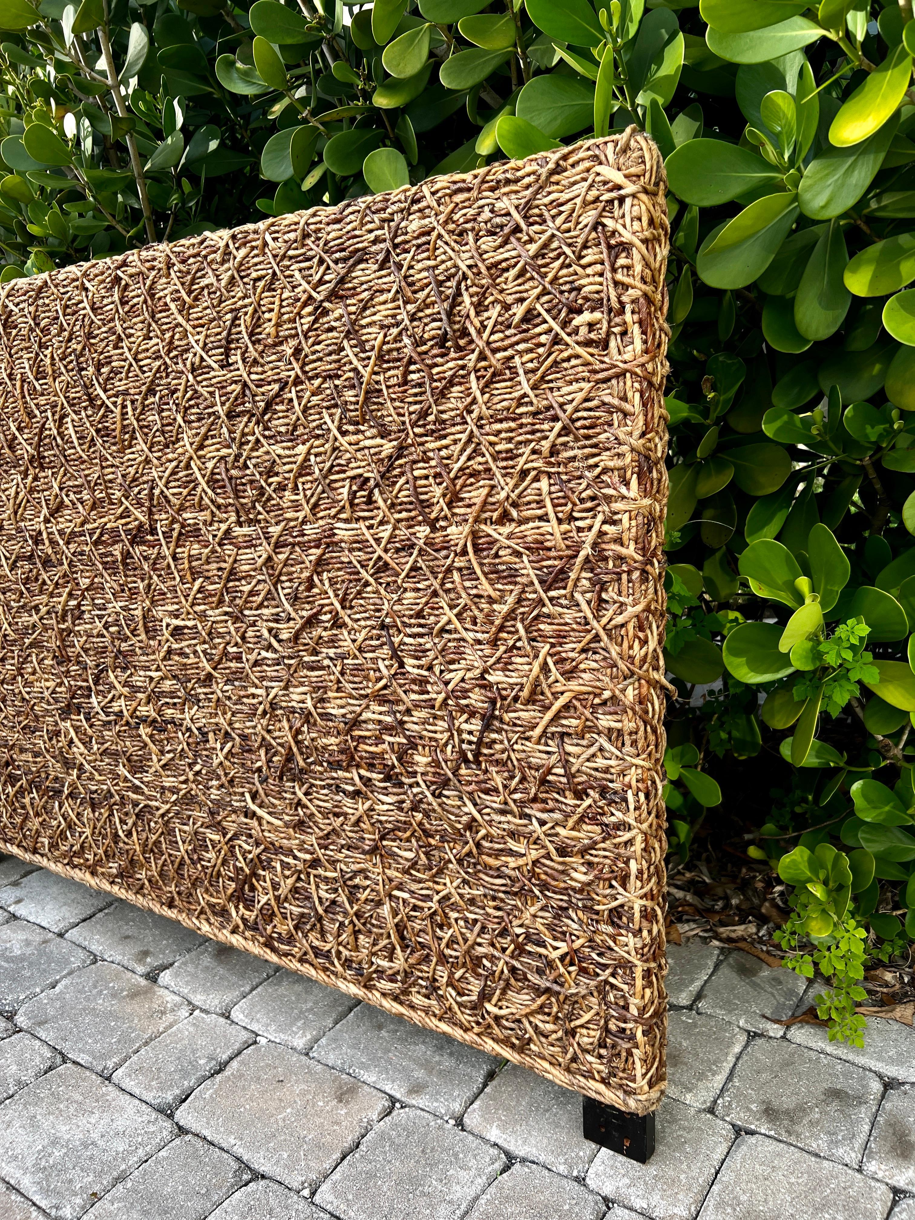 Ein Paar Coastal-Kopfteils aus natürlichen gewebten Fasern im Vintage-Stil, in voller Größe  (Philippinisch) im Angebot