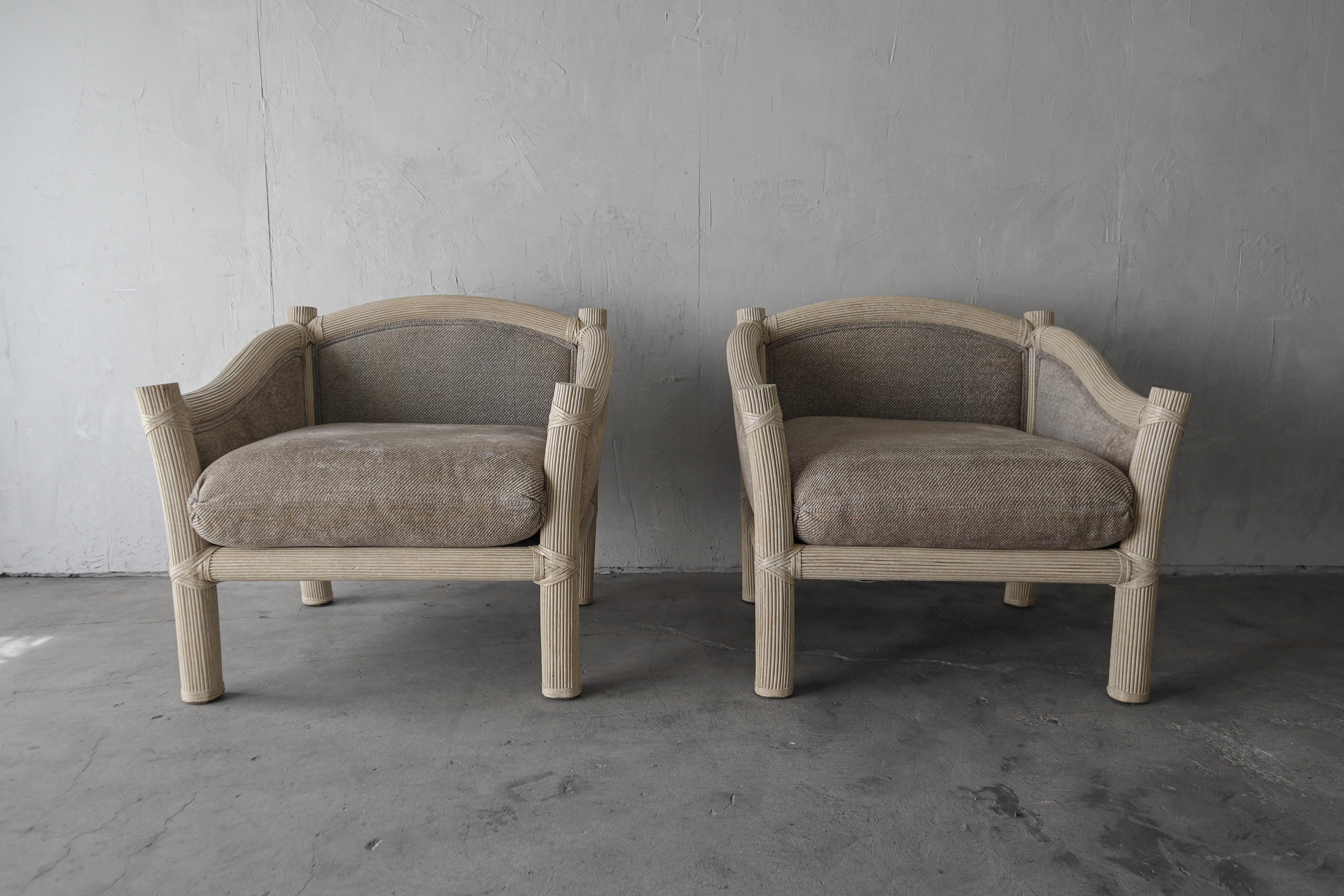 Pair of Vintage Coastal Reeded Bamboo Lounge Chairs In Good Condition For Sale In Las Vegas, NV