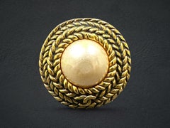 Paire de boucles d'oreilles vintage Coco Chanel Clips Bijoux de fantaisie