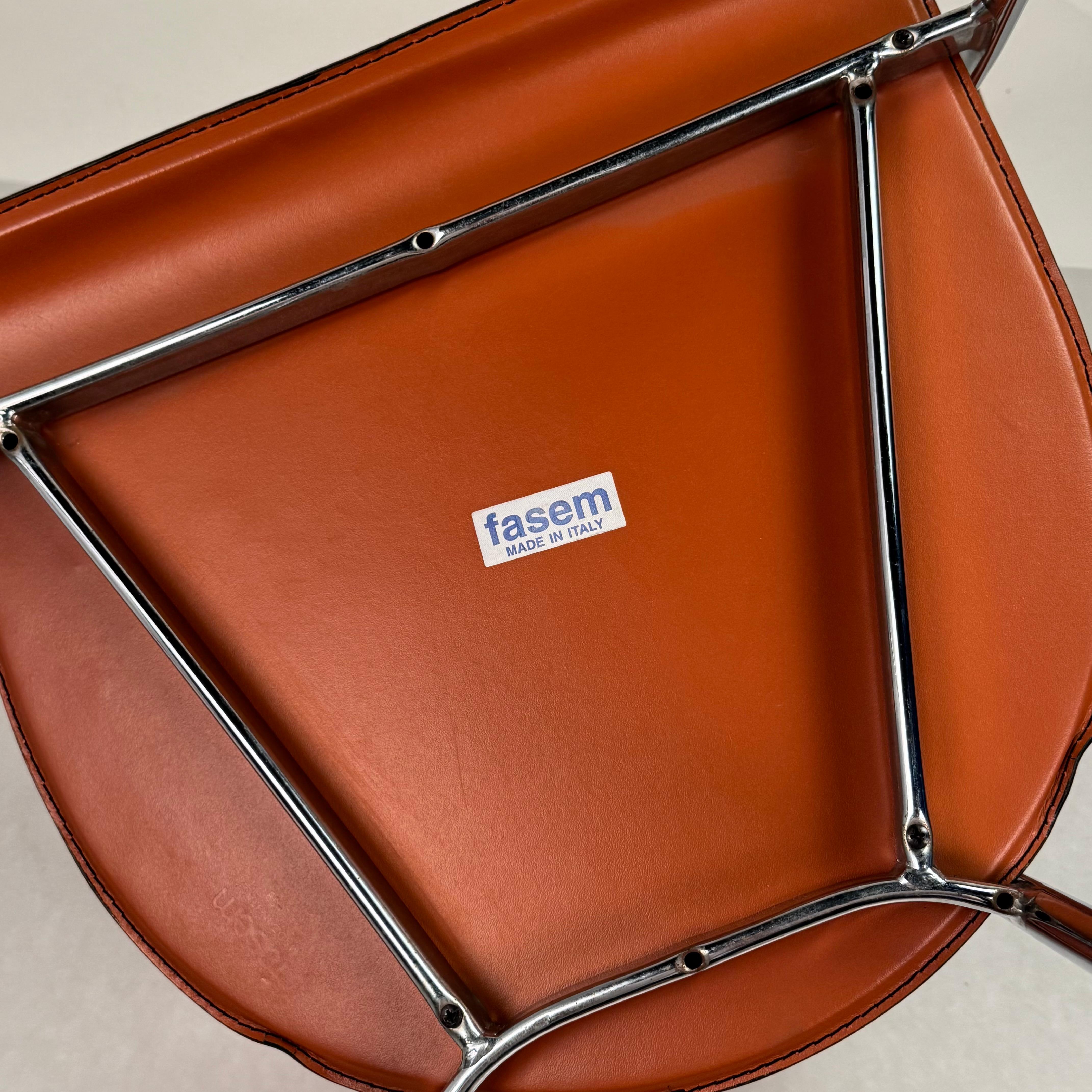 Ein Paar Vintage Cognac Leder P40 Stühle von Vegni & Gualtierotti für Fasem im Angebot 4