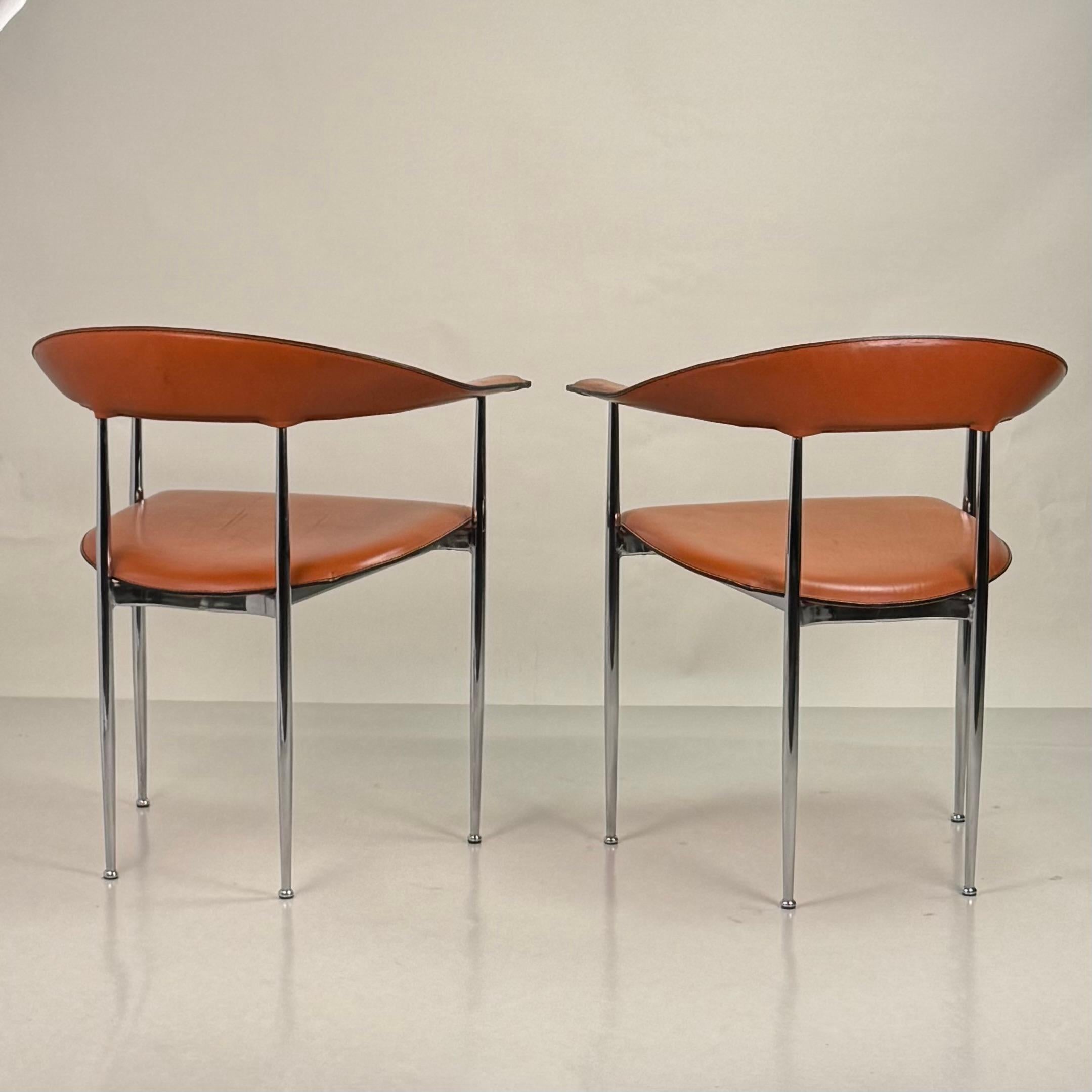 Ein Paar Vintage Cognac Leder P40 Stühle von Vegni & Gualtierotti für Fasem (Postmoderne) im Angebot