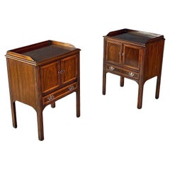 Pair of Vintage Colonial Revival Style Mahogany Night Stands by Drexel