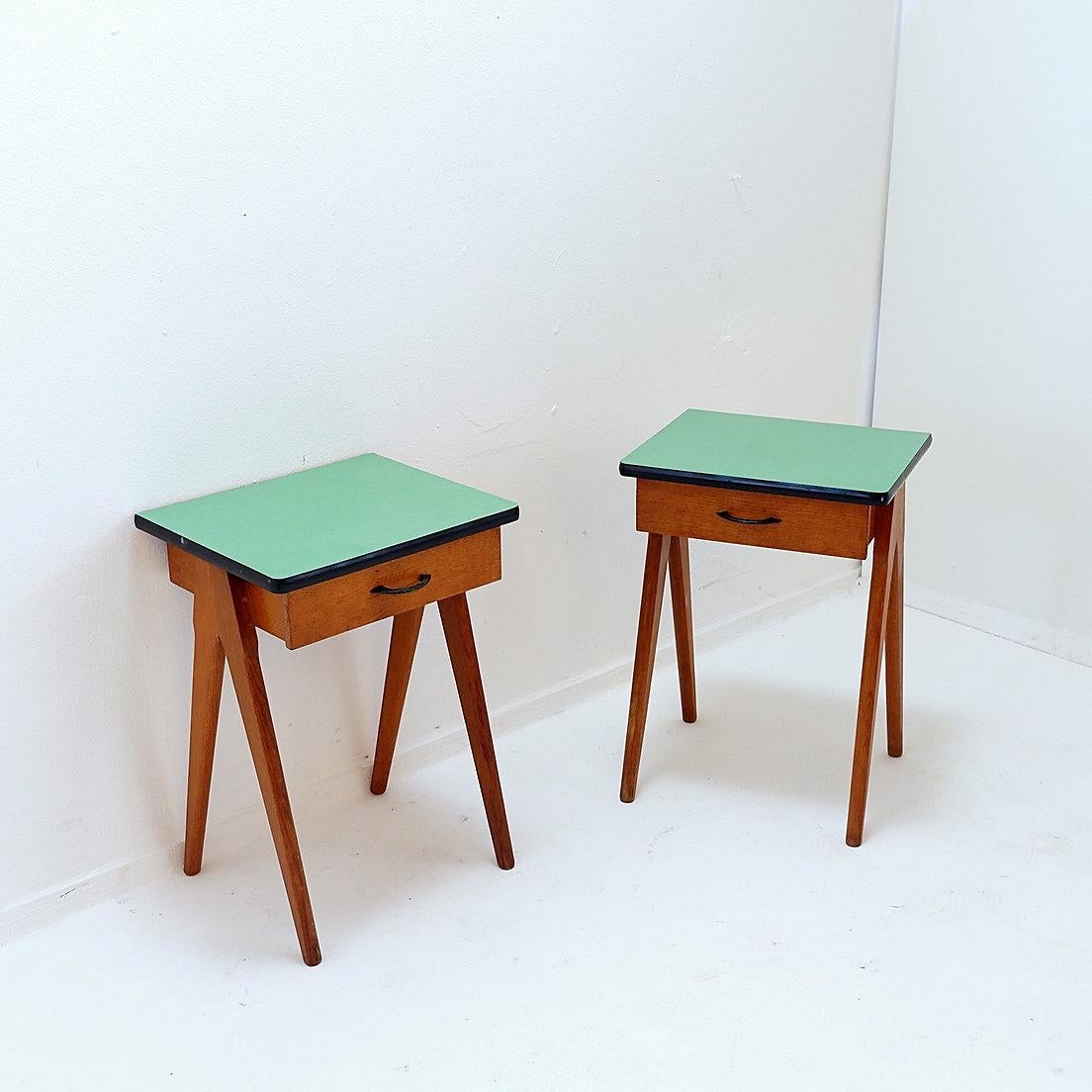 Pair of vintage compass legs bedside tables - circa 1960
Compass Nightstands - Vintage decoration
Measures : 39x33,5cm H:55,5cm 
Materials : Wood - Formica 
Wear consistent with age and use
