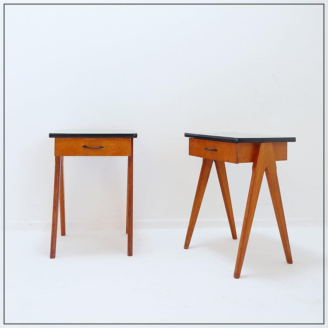 Mid-Century Modern Pair of vintage compass legs bedside tables - circa 1960 For Sale