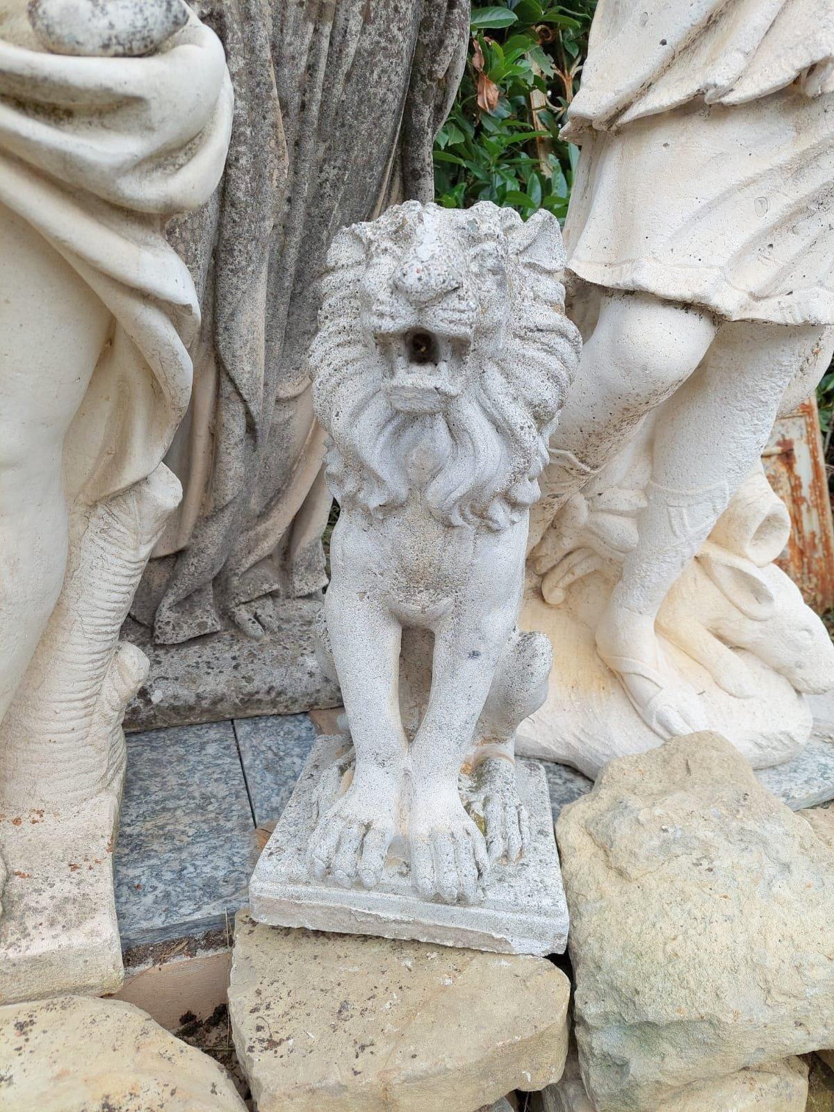 20th Century Pair of Vintage Concrete Lions for Garden, 1900s, Italy