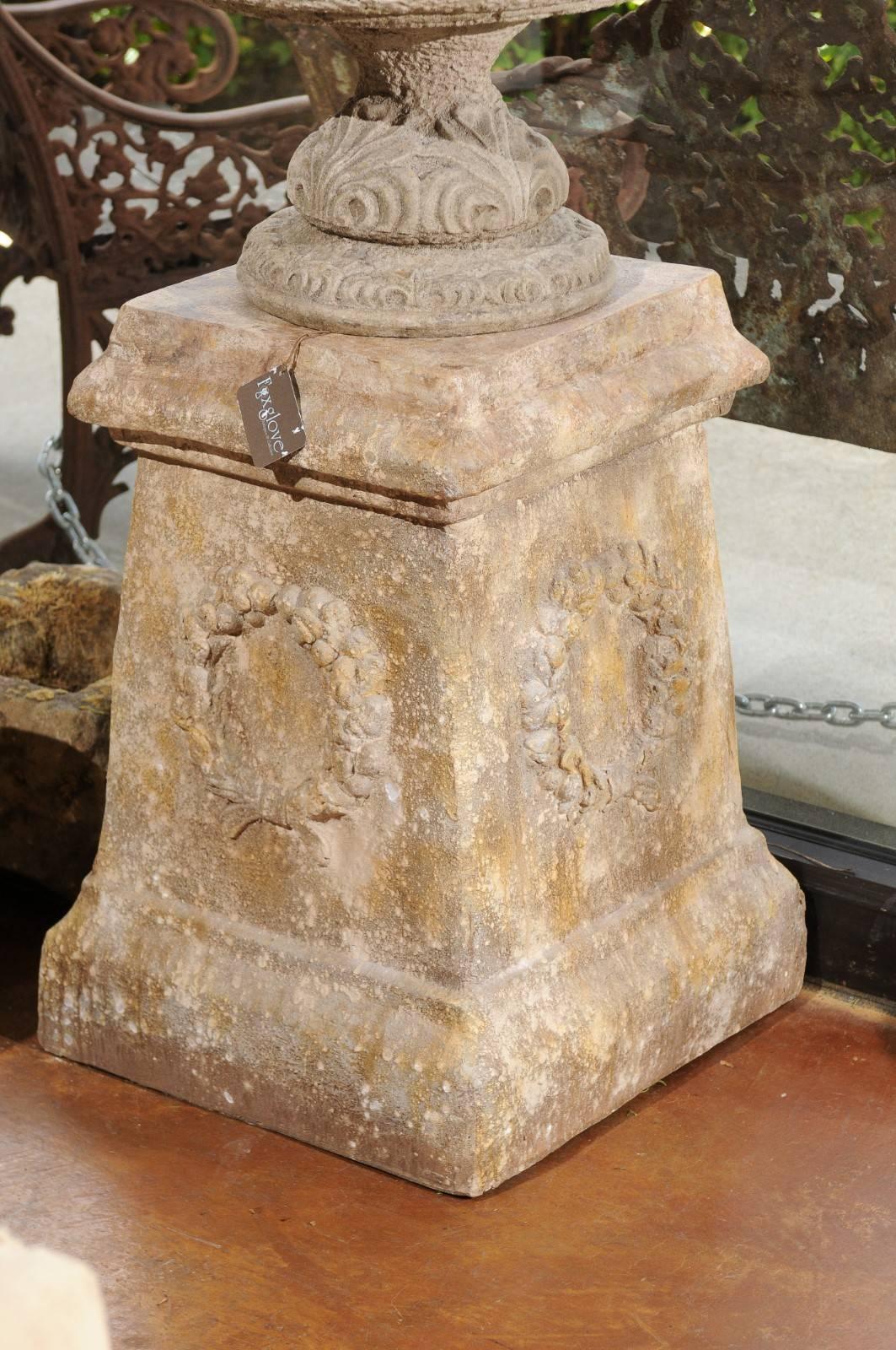 Pair of Vintage Continental Faux Stone Garden Plinths with Wreath Motifs, 1960s For Sale 4