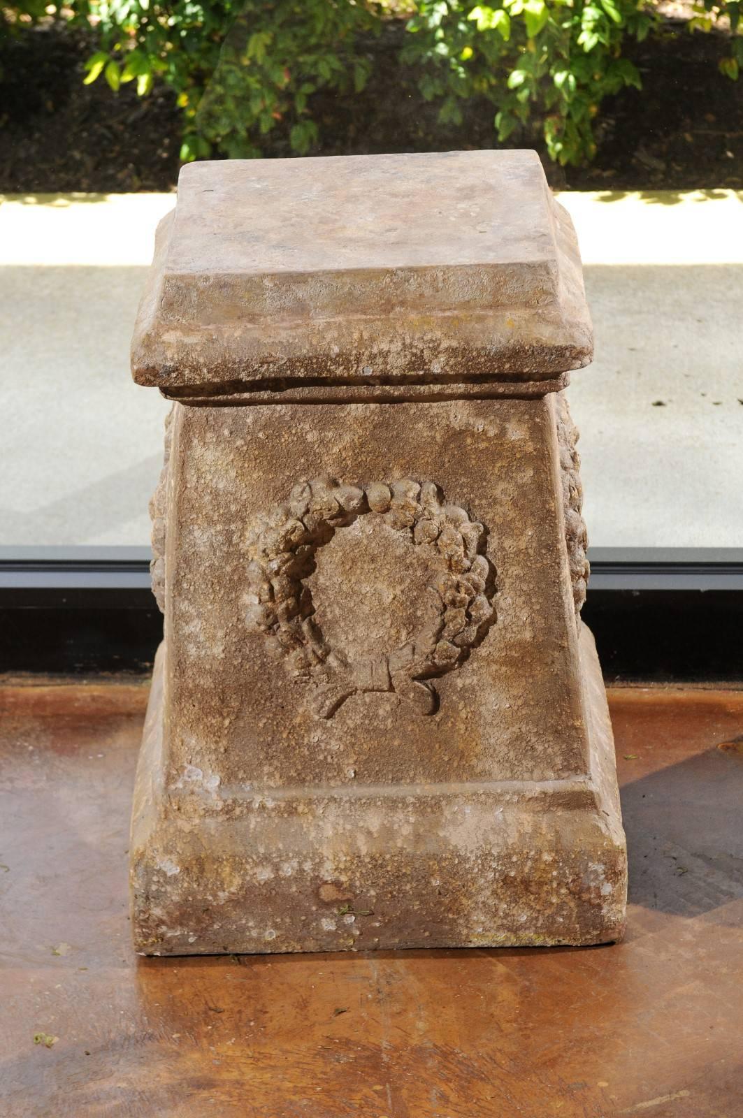 Pair of Vintage Continental Faux Stone Garden Plinths with Wreath Motifs, 1960s For Sale 2