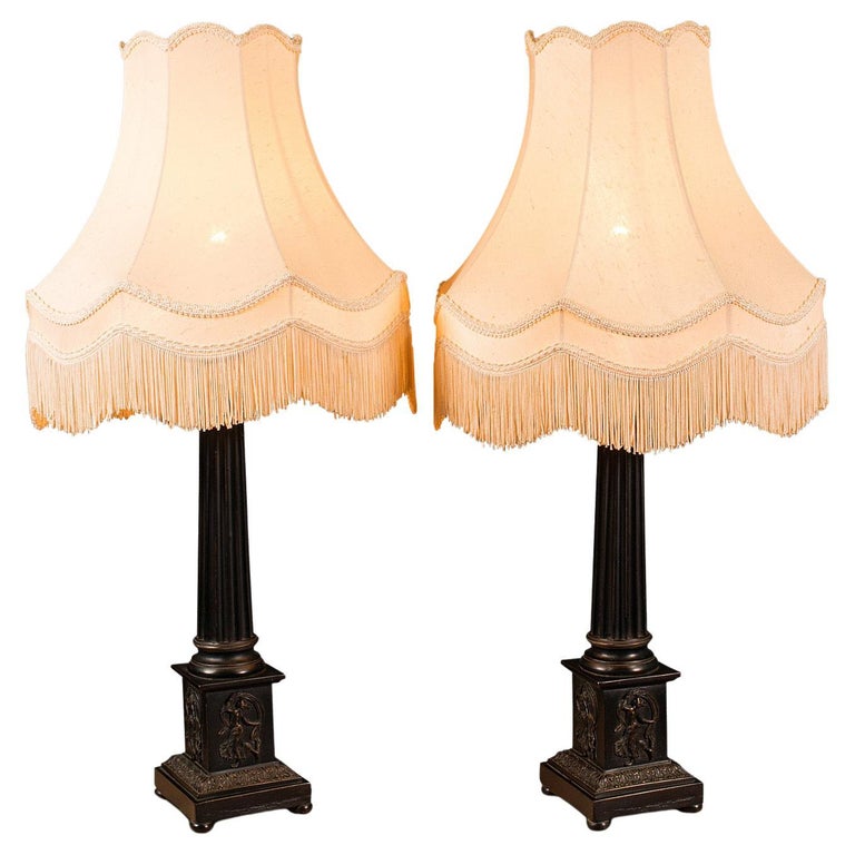 Paar korinthische Vintage-Lampen, englisch, bronziert, Tischleuchte,  klassischer Geschmack im Angebot bei 1stDibs