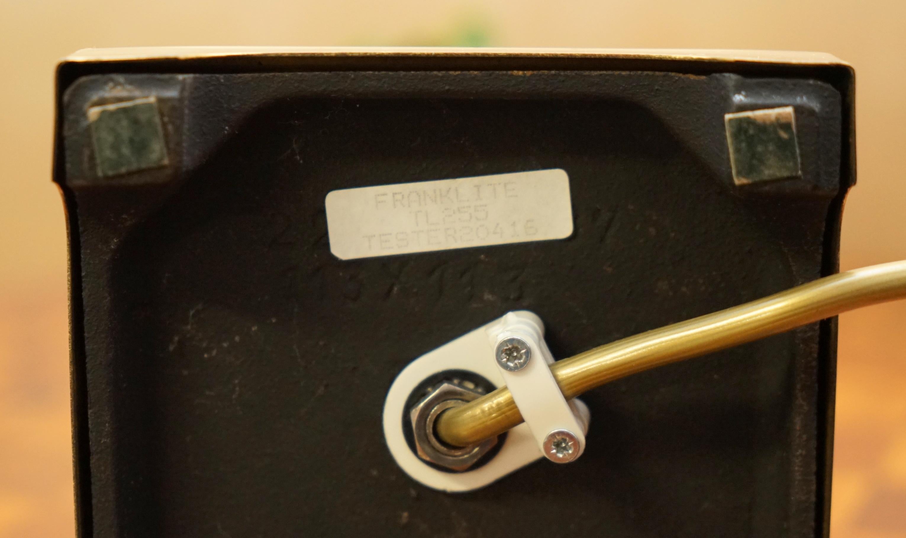Paire de malles à clapet corINTHiennes ViNTAGE avec DÉTAILS EN VINE DE GRAPE en vente 3