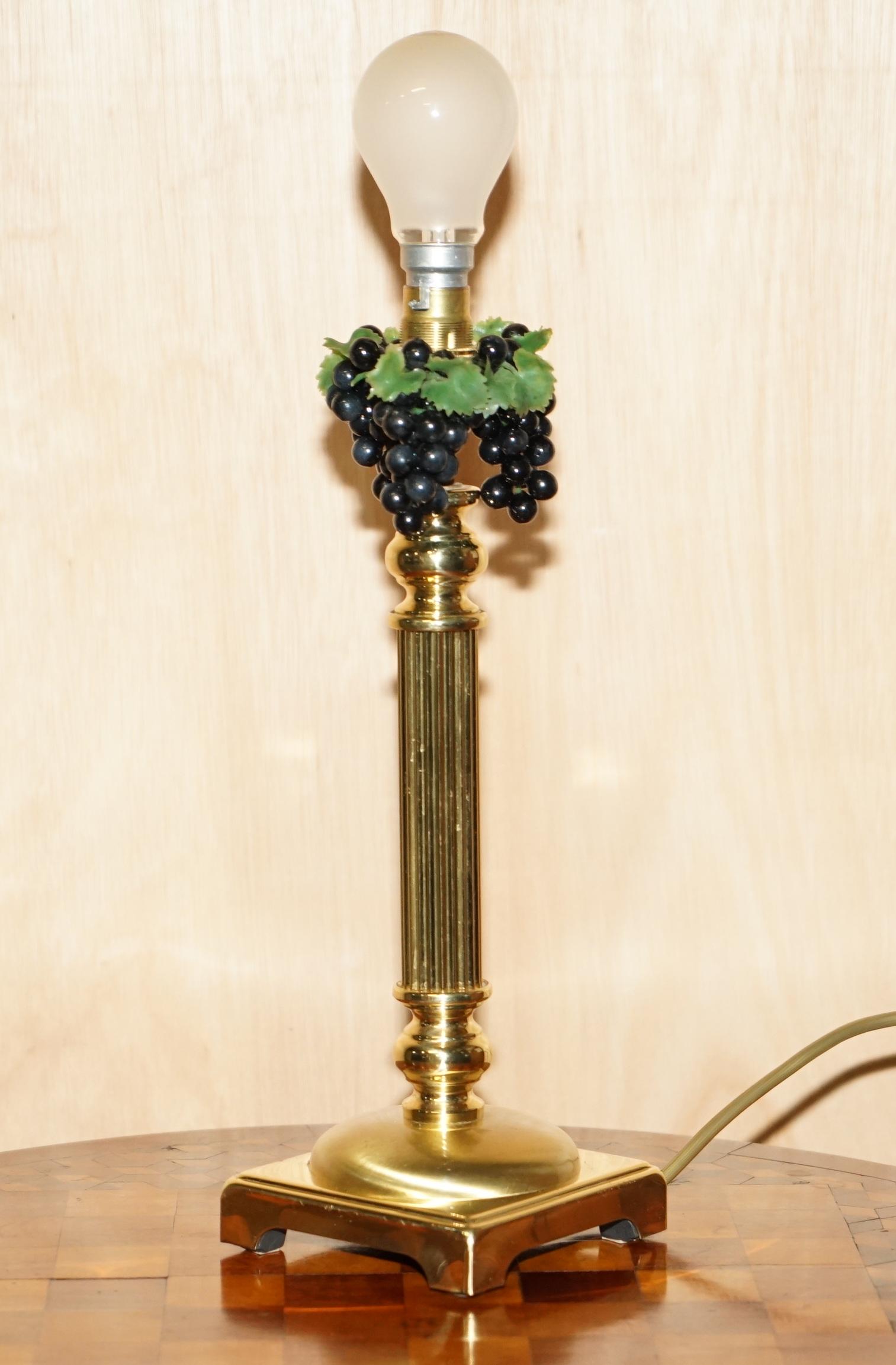 Renaissance PAIR OF ViNTAGE CORINTHIAN PILLAR BRASS DESK LAMPS WITH GRAPE VINE DETAILING For Sale