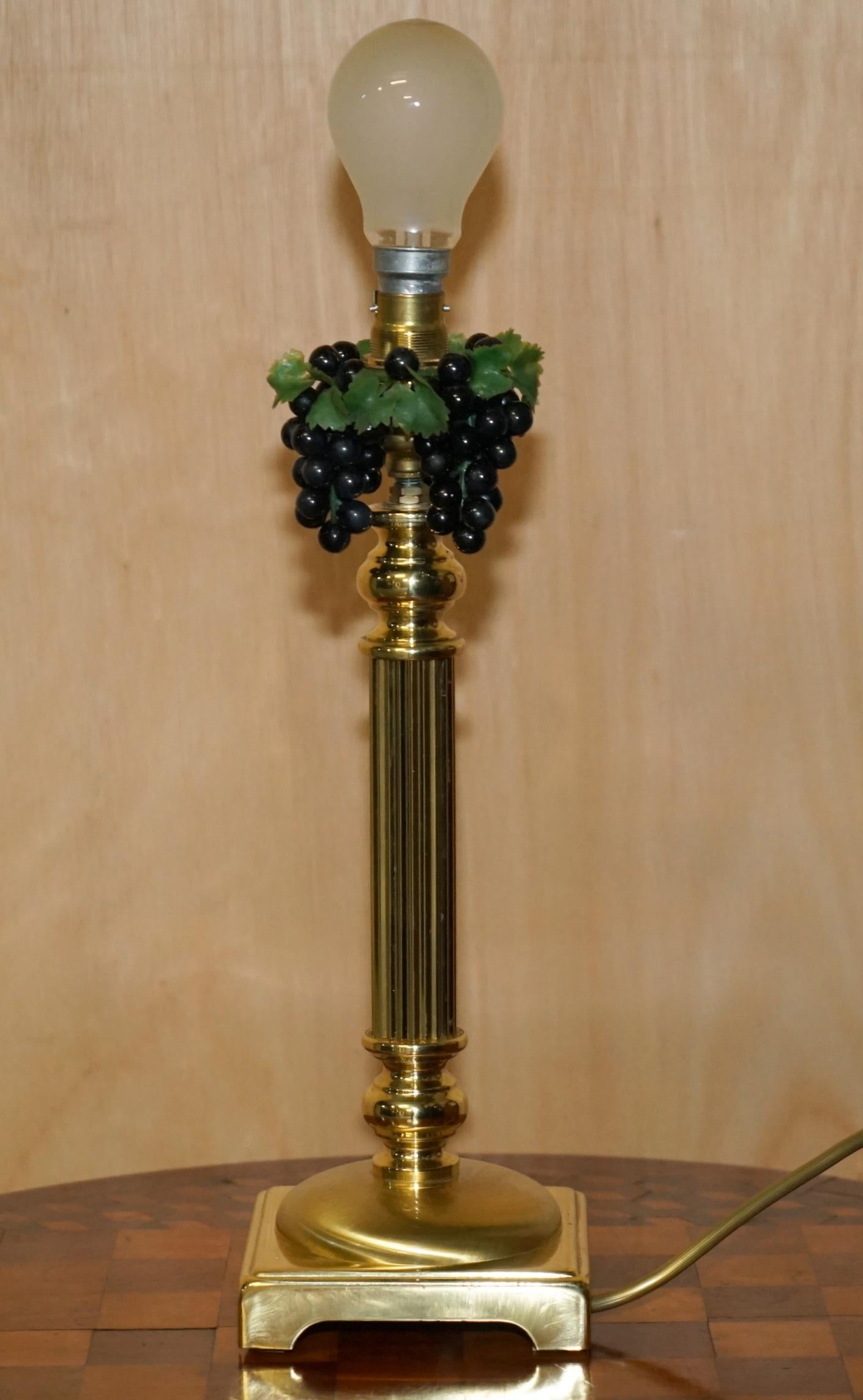 Hand-Crafted PAIR OF ViNTAGE CORINTHIAN PILLAR BRASS DESK LAMPS WITH GRAPE VINE DETAILING For Sale