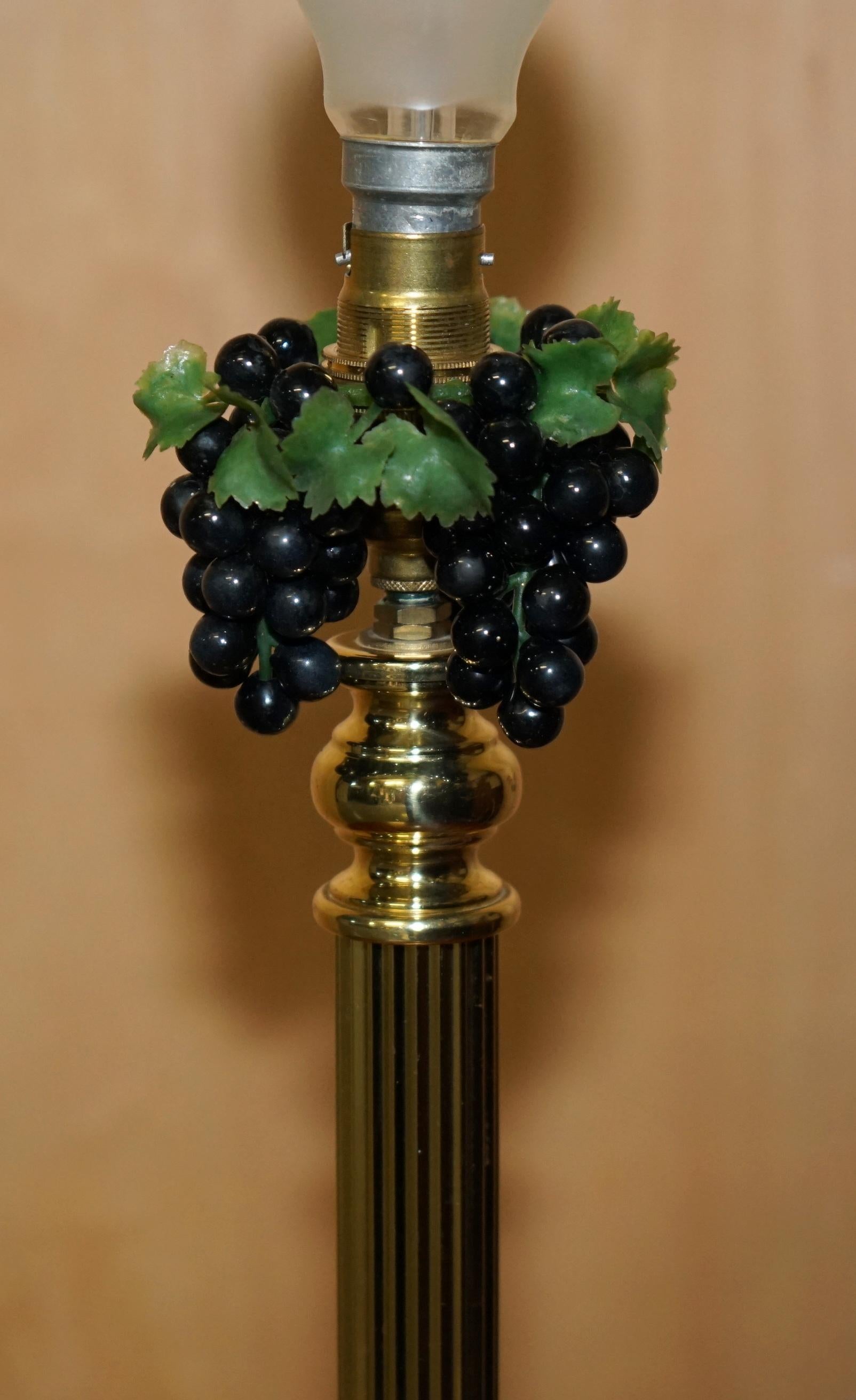 20th Century PAIR OF ViNTAGE CORINTHIAN PILLAR BRASS DESK LAMPS WITH GRAPE VINE DETAILING For Sale