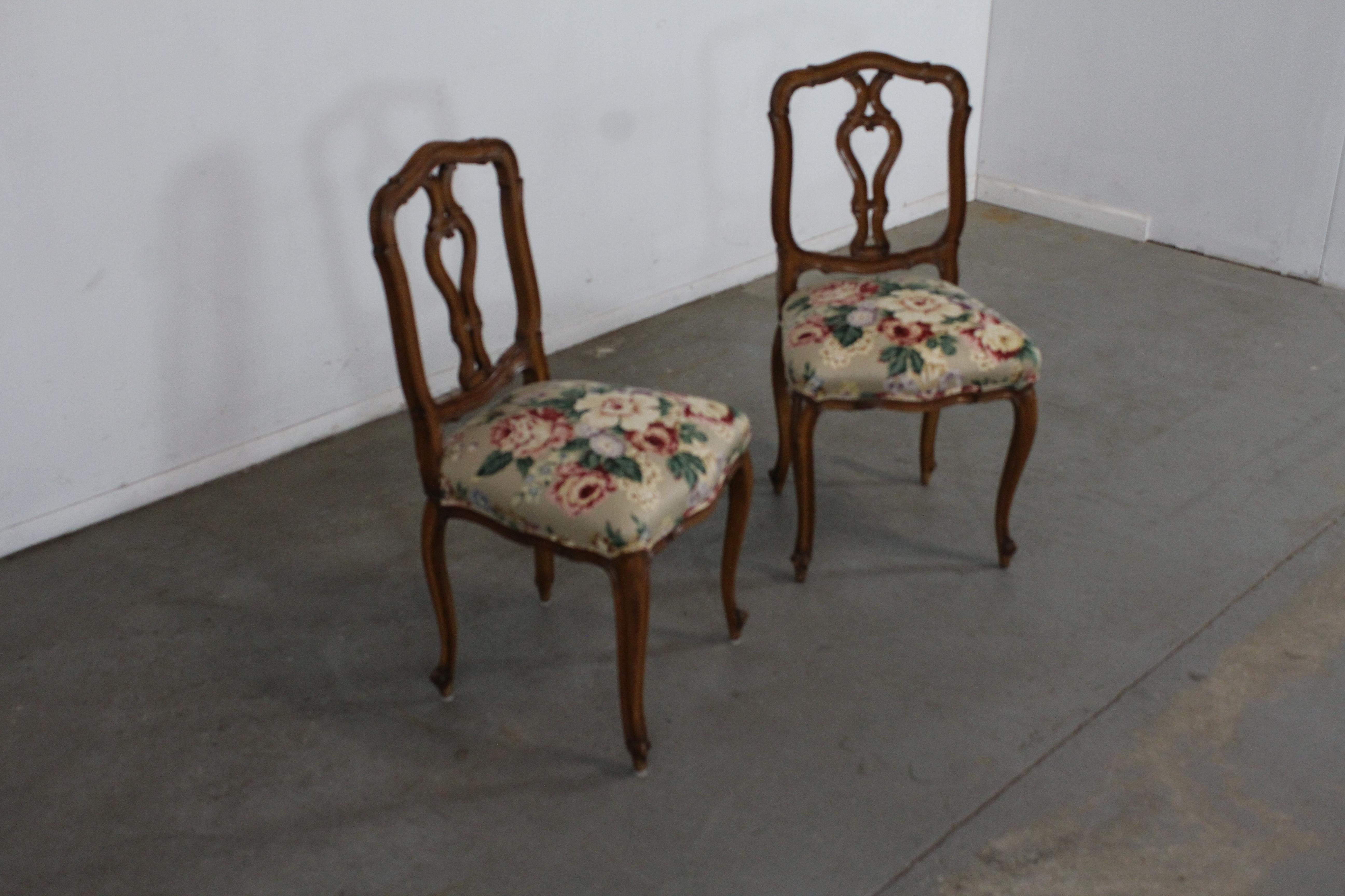 Pair of vintage Country French side chairs
Offered is a pair of vintage Country French side chairs on carved legs. They are in good vintage condition with usable upholstery & cushioning (no noticeable stains or tears). The set is