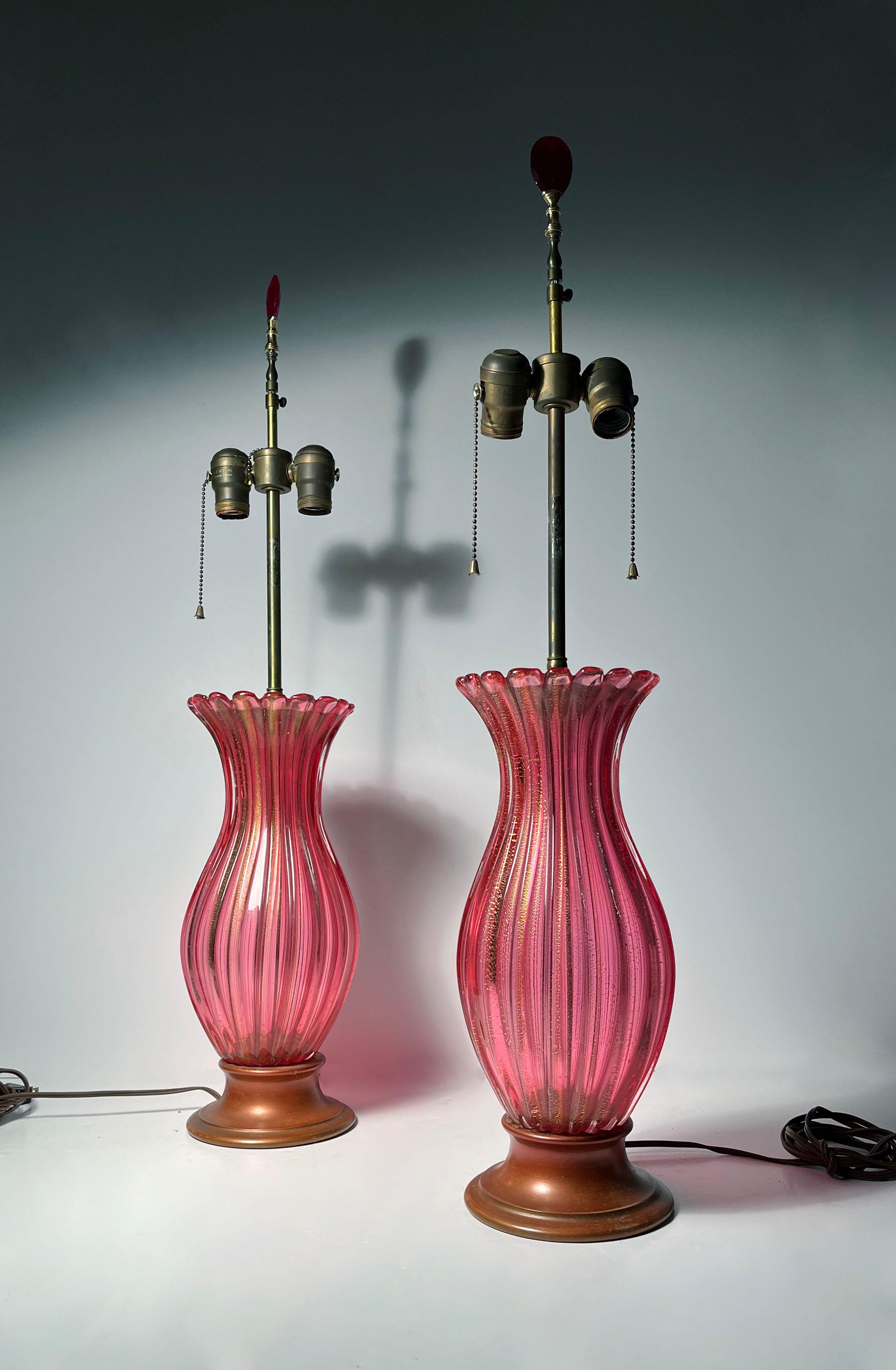 Zwei Lampen aus Murano-Glas von Barovier in der Farbe Cranberry (Moderne der Mitte des Jahrhunderts) im Angebot