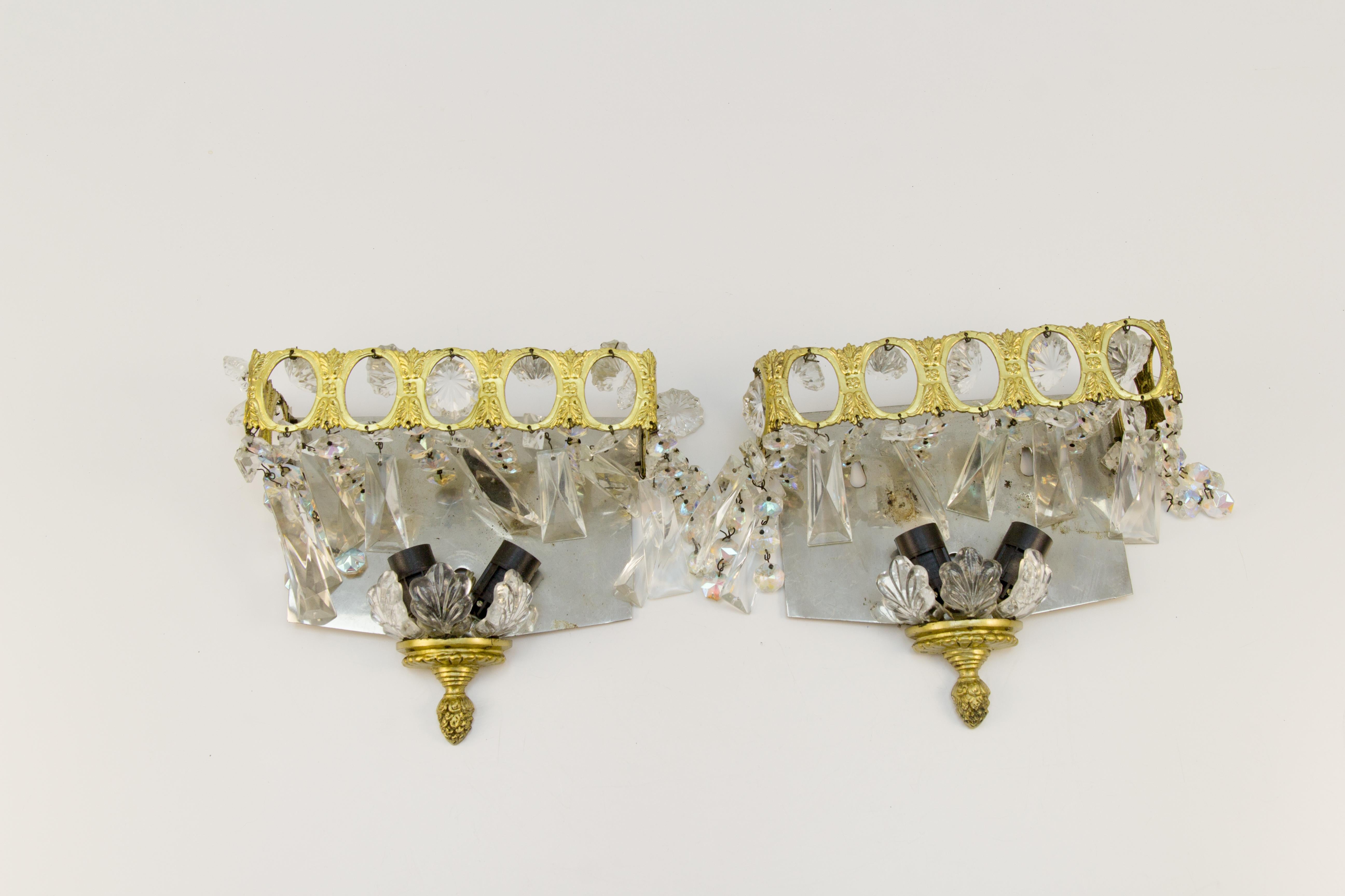 20th Century Pair of Italian Vintage Crystal Glass and Brass Sconces For Sale