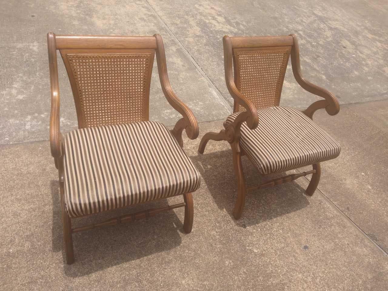 Pair of Vintage Curule Arm Chairs  In Good Condition For Sale In Pasadena, TX