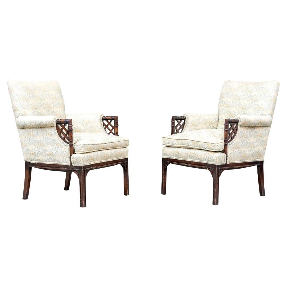 Paire de fauteuils club vintage de style Upholstering chinois, tapissés sur mesure