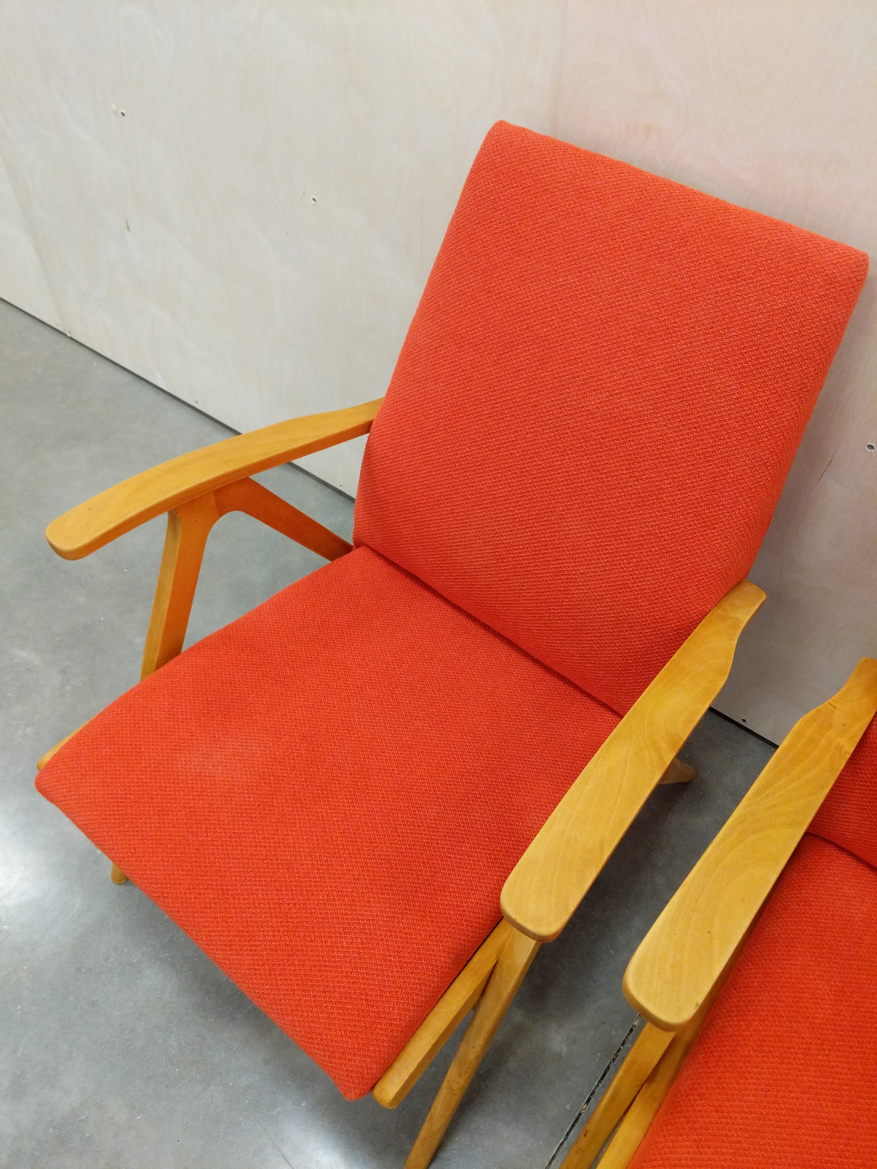 Paire de chaises longues tchèques vintage mi-siècle moderne en vente 1