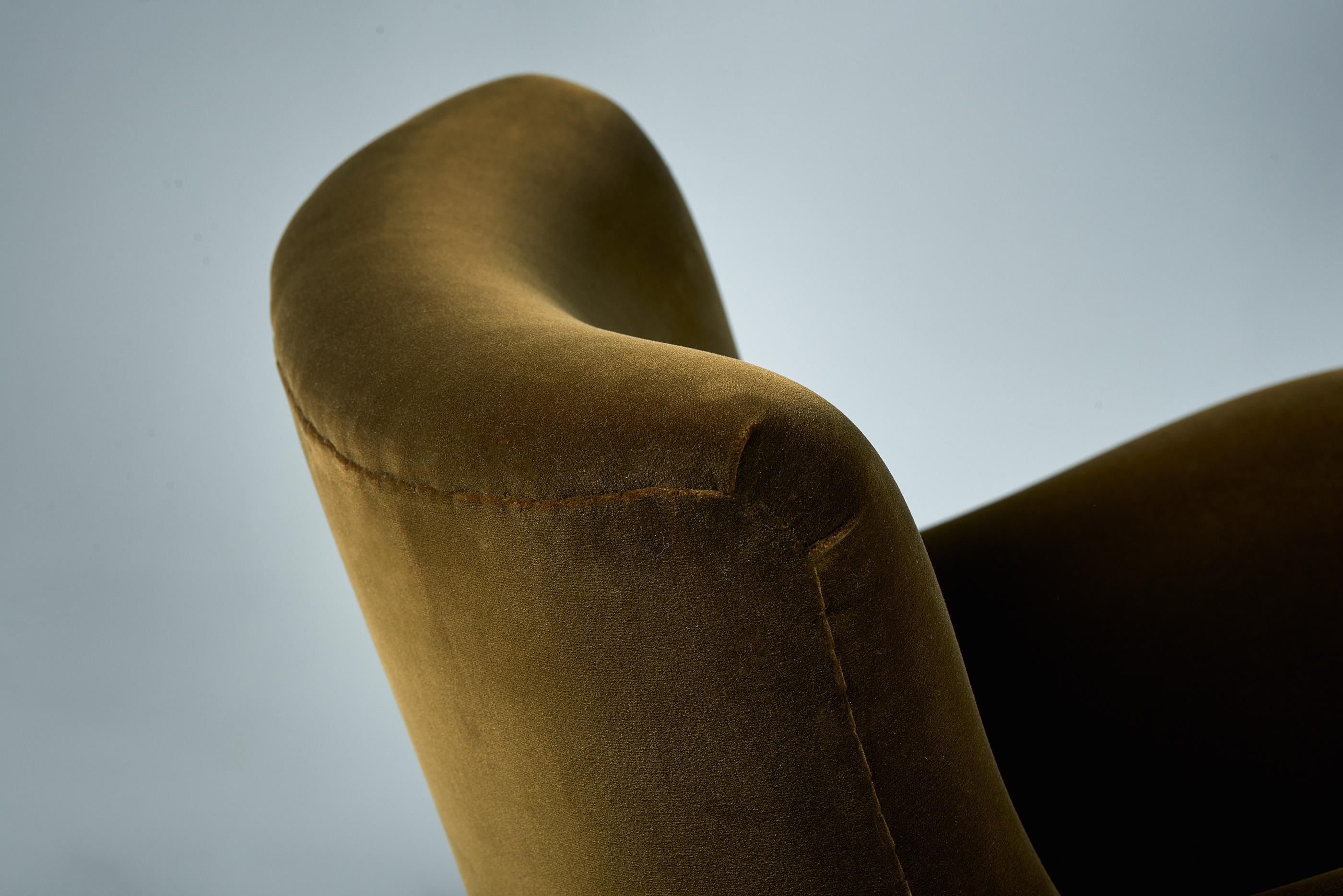 Milieu du XXe siècle Paire de fauteuils de salon danois vintage en velours des années 1940 en vente
