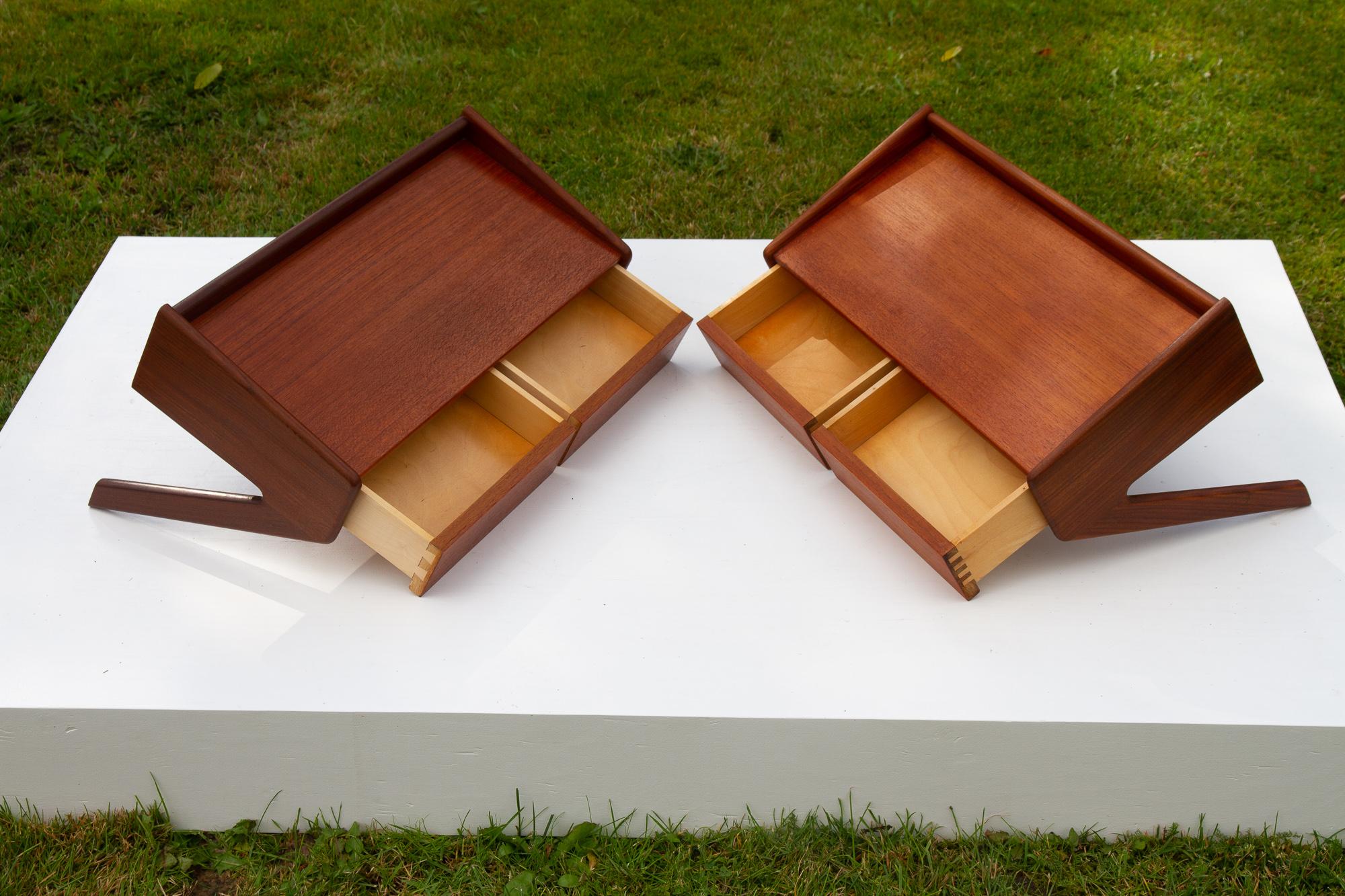 Pair of Vintage Danish Bedside Tables by Ølhom, 1960s For Sale 5