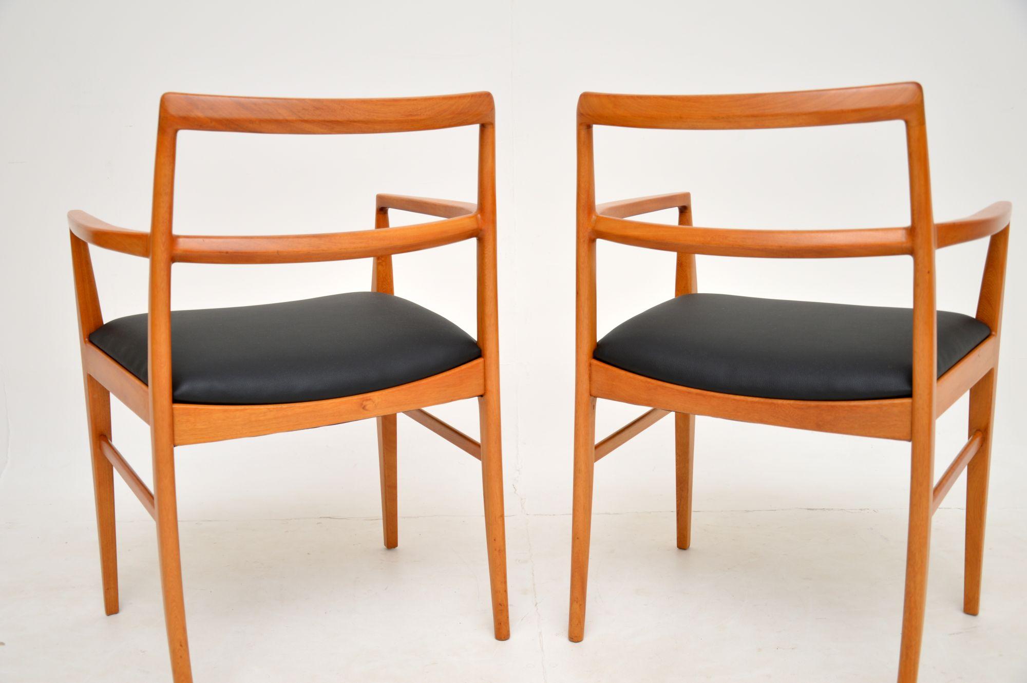 Mid-20th Century Pair of Vintage Danish Carver Chairs by Arne Vodder for Sibast For Sale