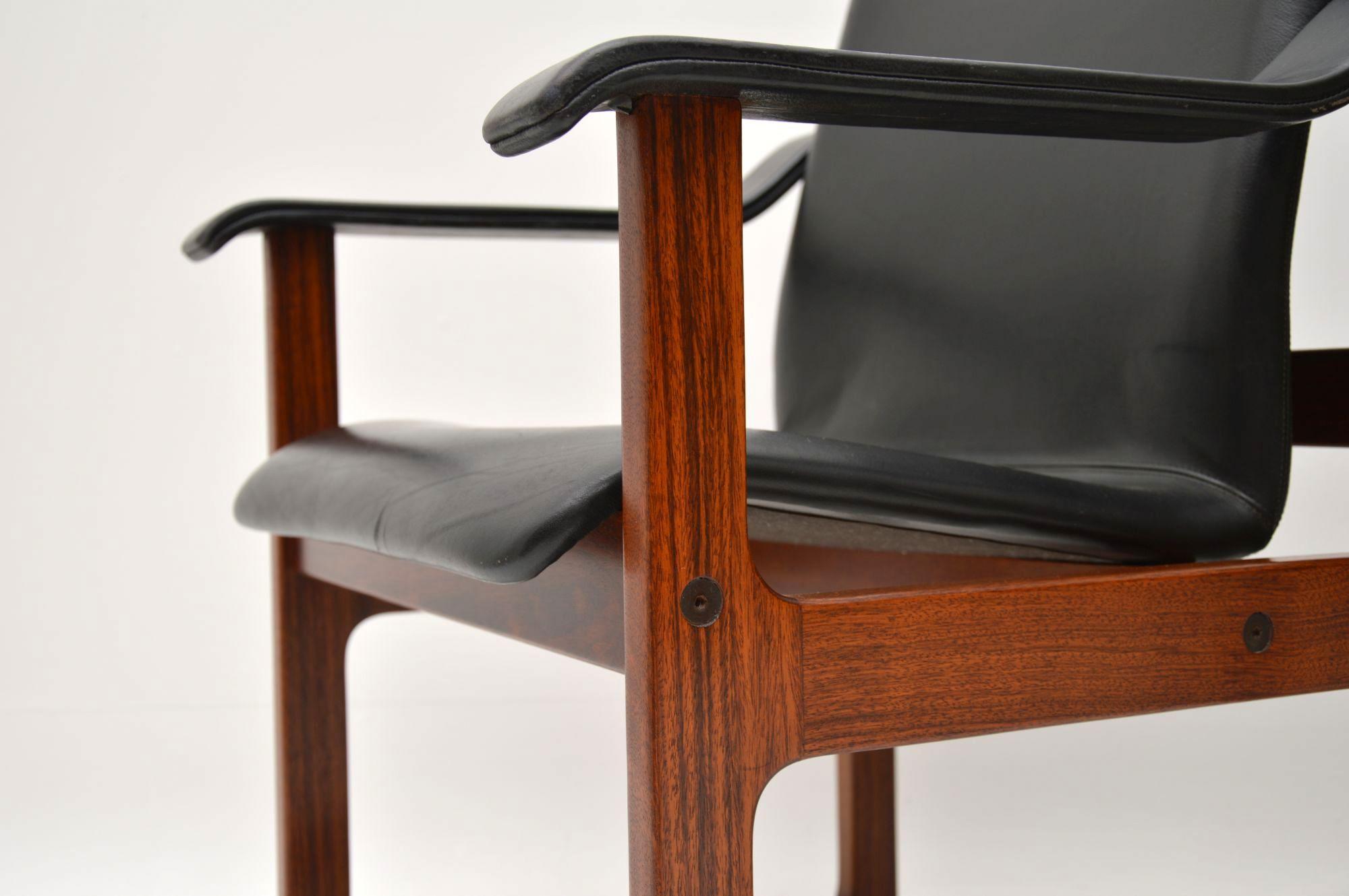Paire de fauteuils danois vintage en cuir en vente 2