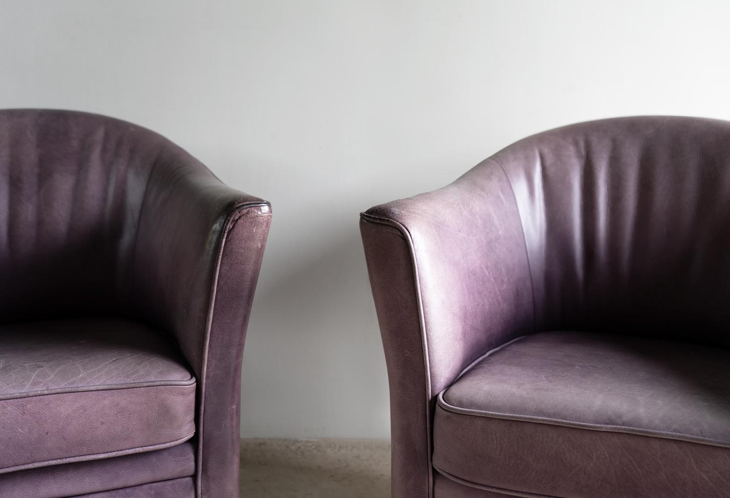 Pair Of Vintage Danish Lilac Leather Armchairs By Lars Kalmar For Mogens Hansen For Sale 1