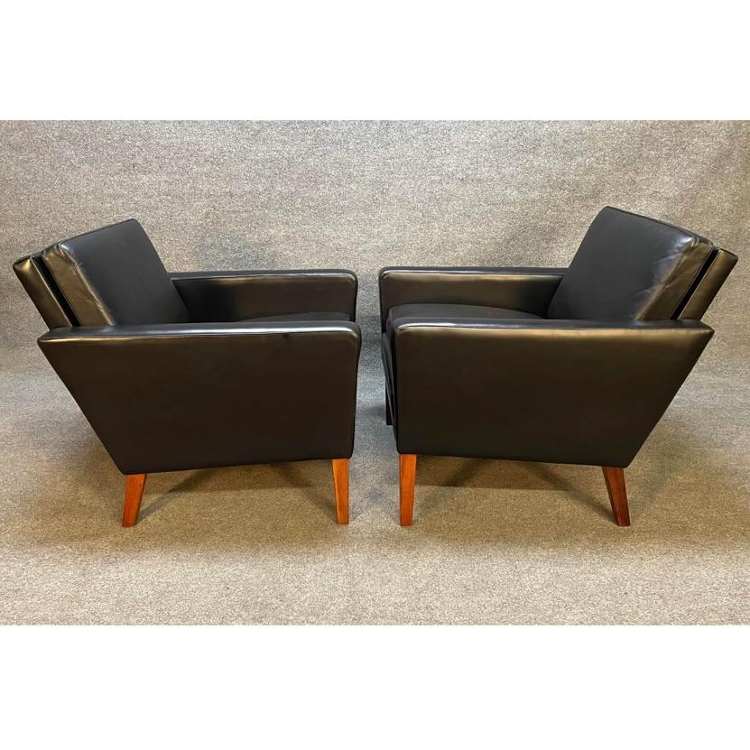 Mid-20th Century Pair of Vintage Danish Mid-Century Modern Club Chairs in Leather and Rosewood