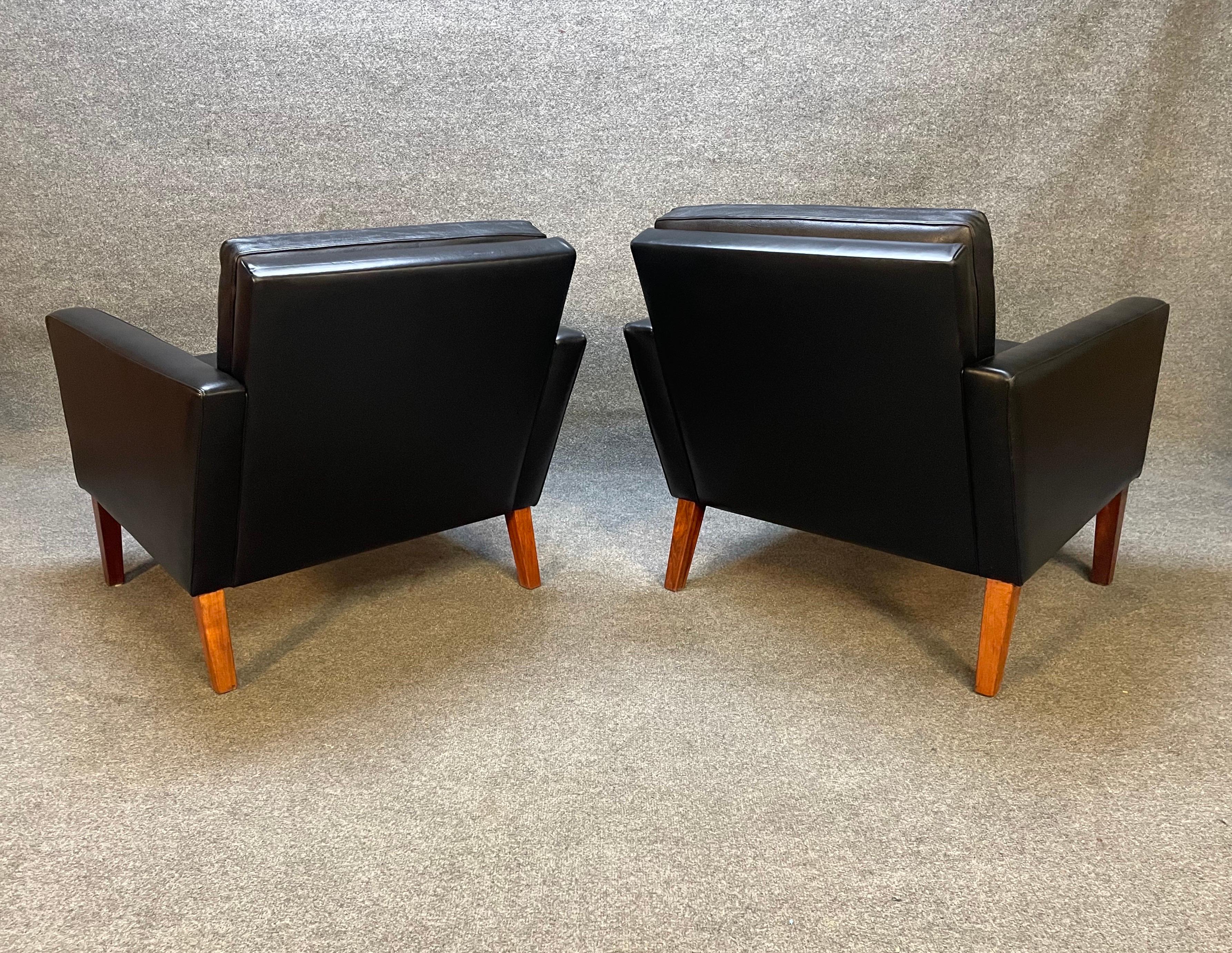 Pair of Vintage Danish Mid-Century Modern Club Chairs in Leather and Rosewood 2