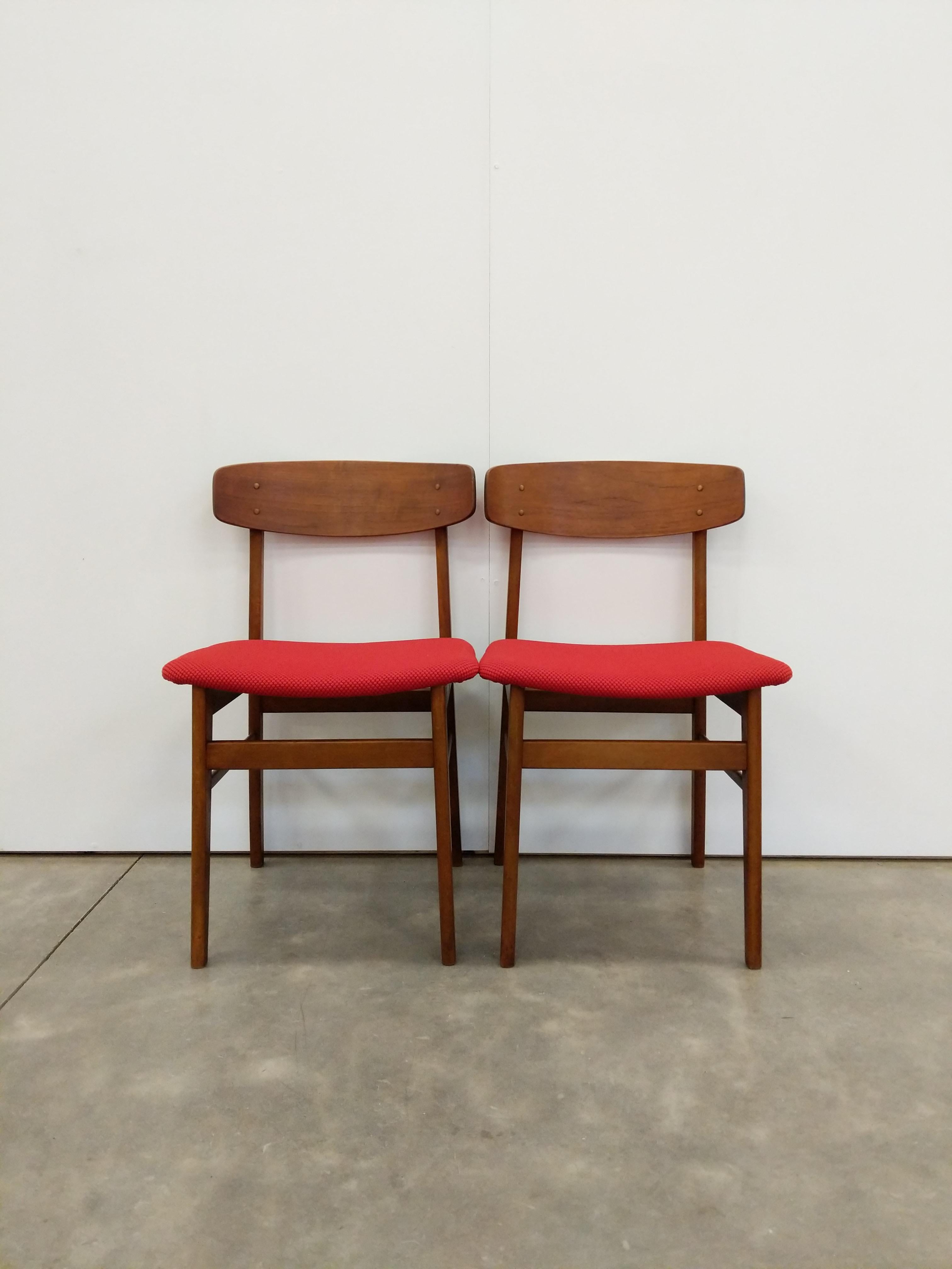 Pair of Vintage Danish Mid Century Modern Dining Chairs im Zustand „Gut“ im Angebot in Gardiner, NY