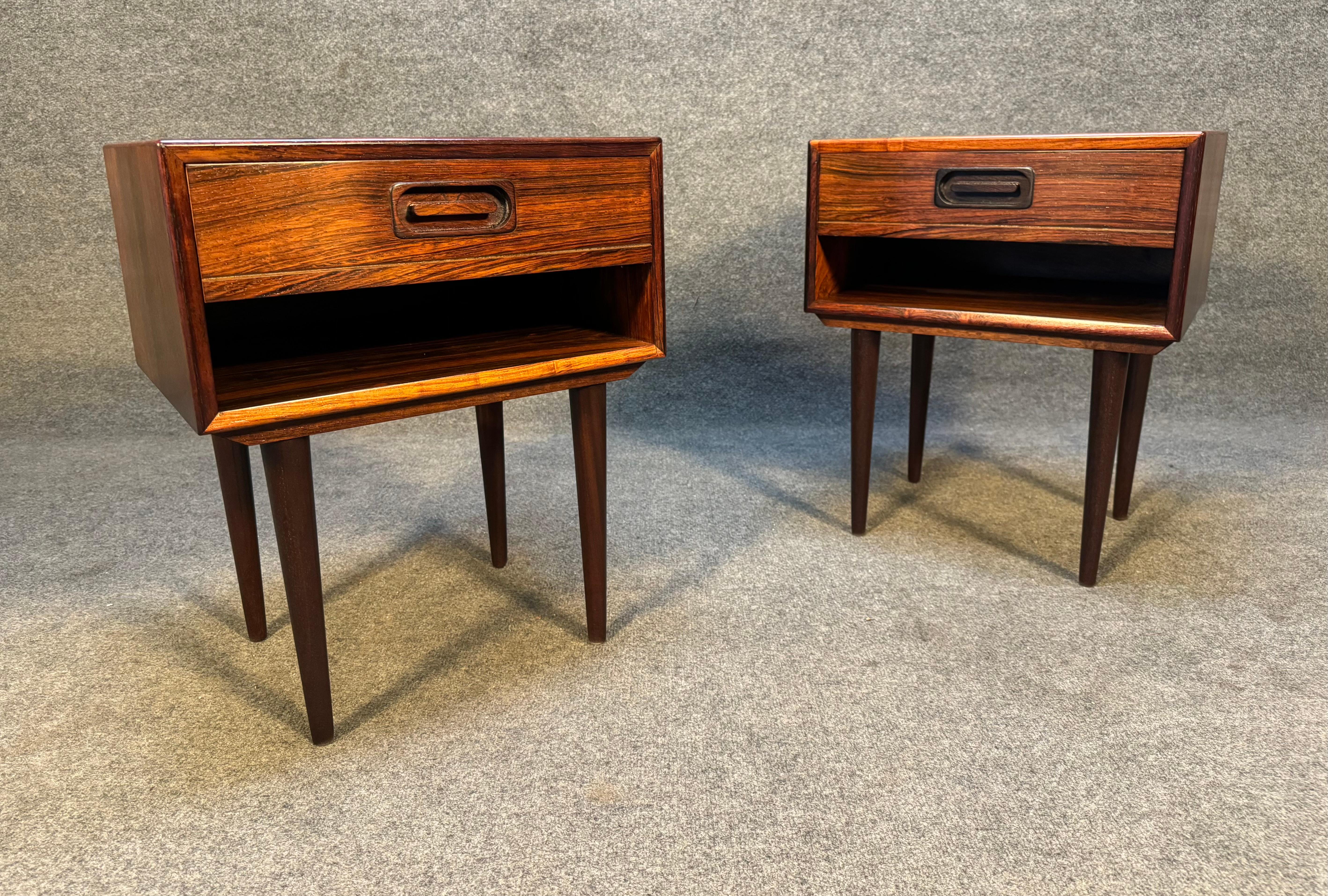 Pair of Vintage Danish Mid Century Modern Rosewood Nightstands For Sale 4