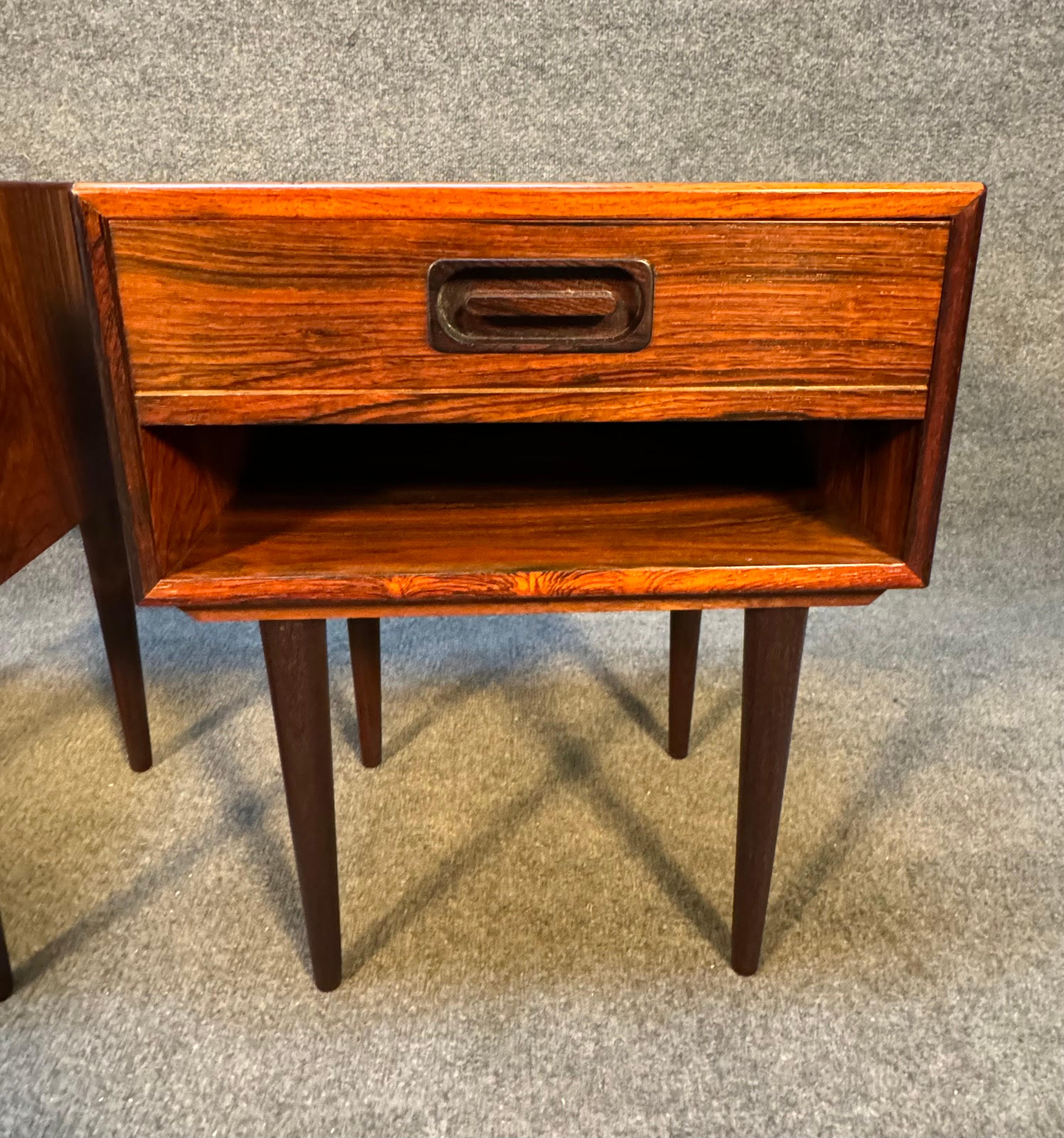 Pair of Vintage Danish Mid Century Modern Rosewood Nightstands For Sale 3