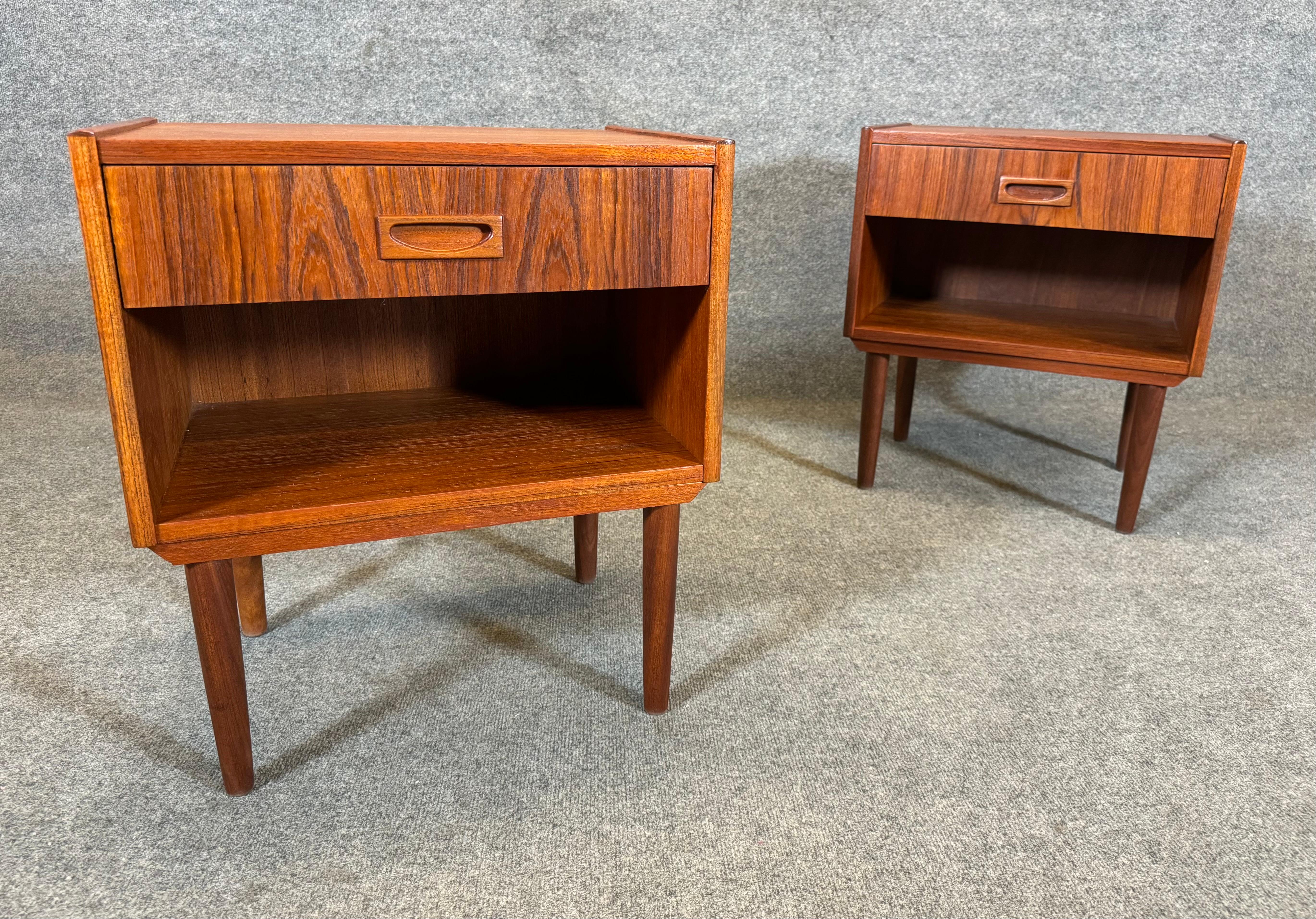 Here is a lovely set of two scandinavian modern nightstands manufactured in Denmark in the 1970's.
This pair, recently imported from Europe to California before its refinishing, features a vibrant wood grain, a single drawer with recessed pull, a