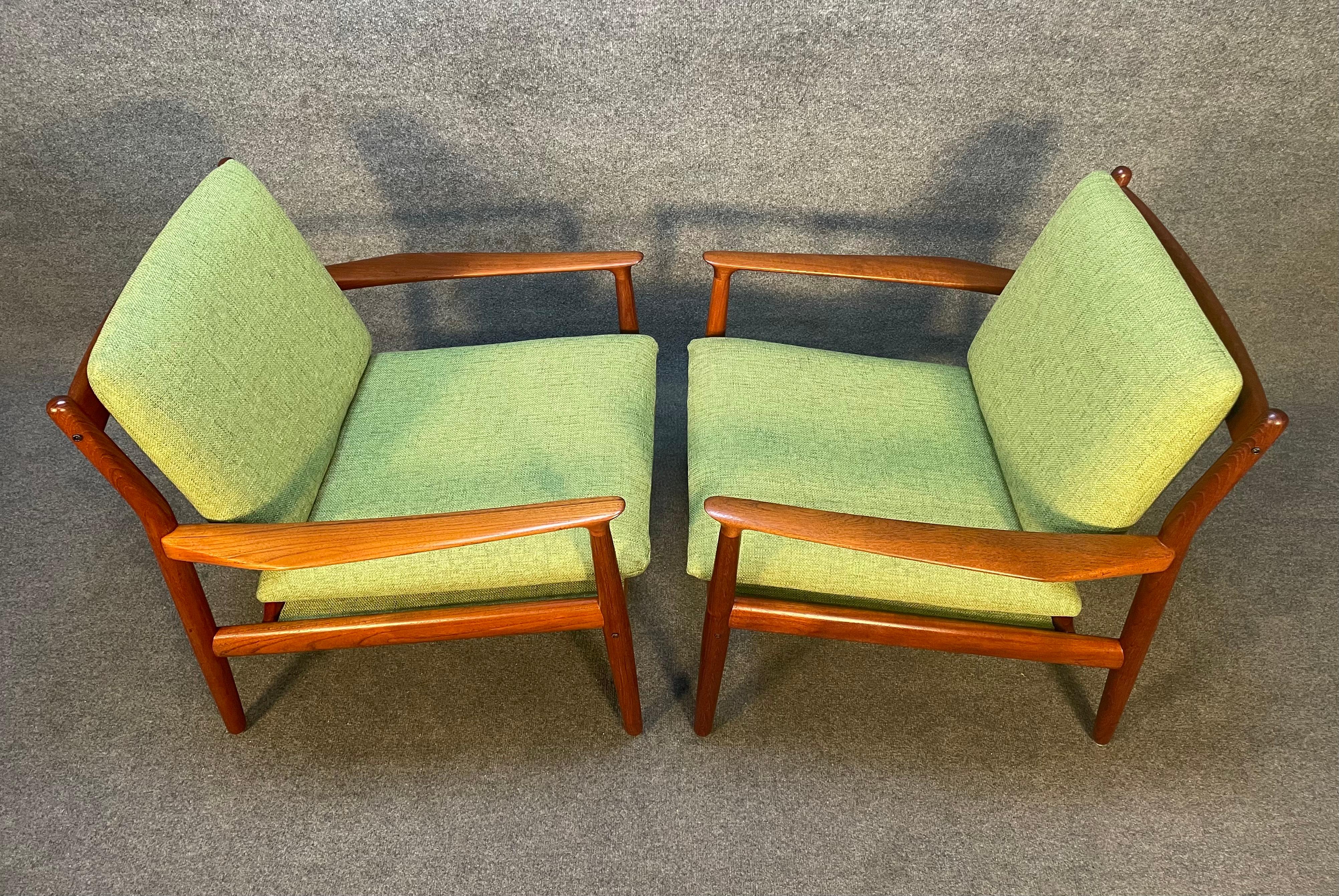 Pair of Vintage Danish Mid Century Teak Lounge Chairs by Svend Aage Eriksen In Good Condition For Sale In San Marcos, CA