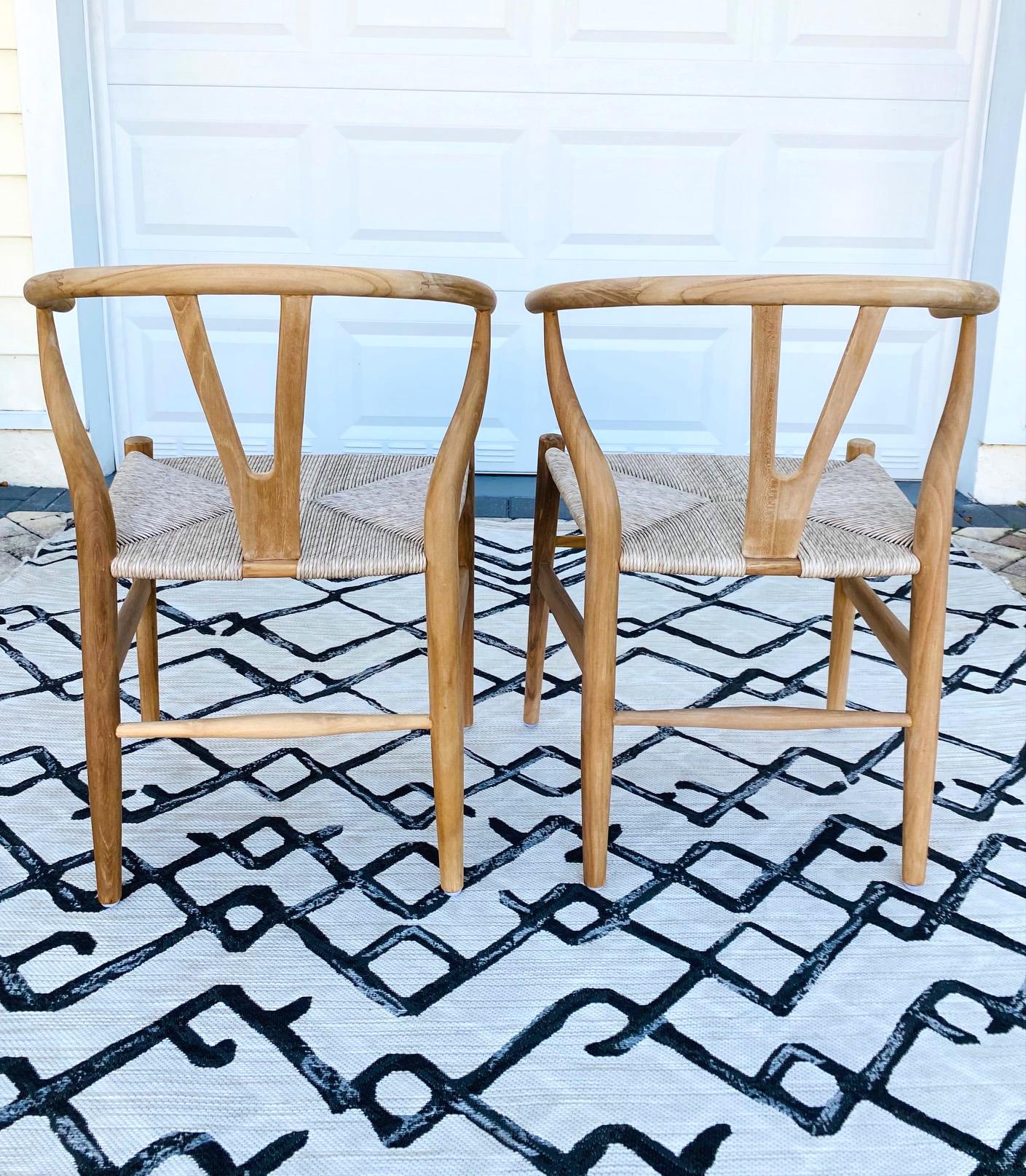 Pair of Vintage Danish Modern Chairs in Natural Teak Wood with Handwoven Seats In Good Condition In Fort Lauderdale, FL